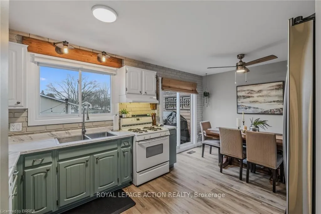 Photo 11 of Unit A, 31 Market Street, Brant, Paris — HOMEH