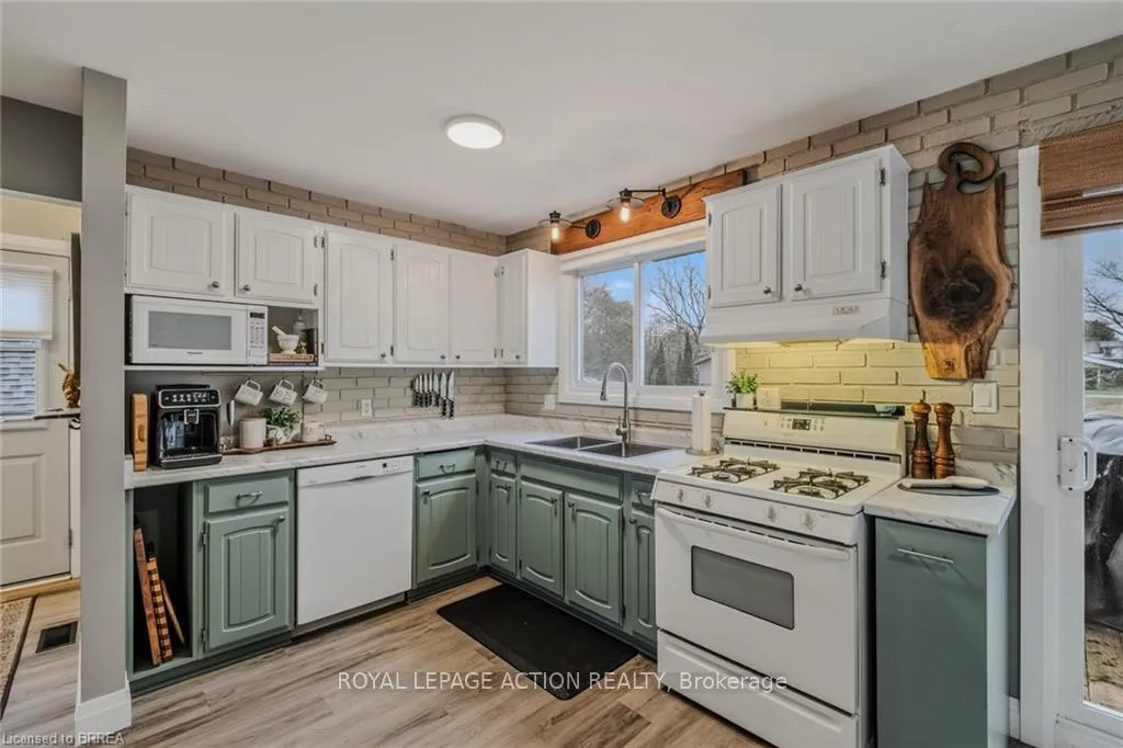 Photo 12 of Unit A, 31 Market Street, Brant, Paris — HOMEH