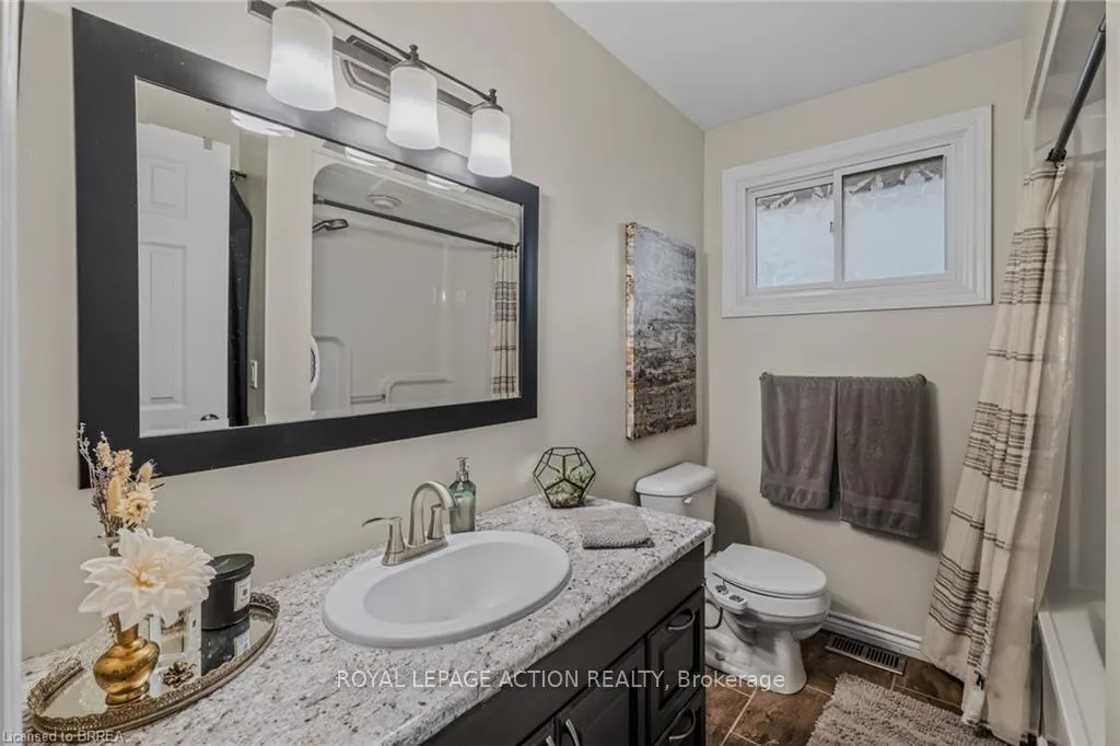 Photo 20 of Unit A, 31 Market Street, Brant, Paris — HOMEH