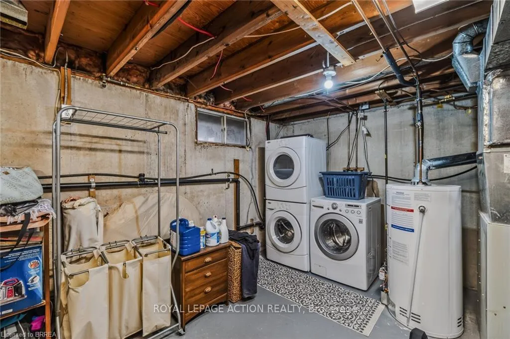 Photo 31 of Unit A, 31 Market Street, Brant, Paris — HOMEH