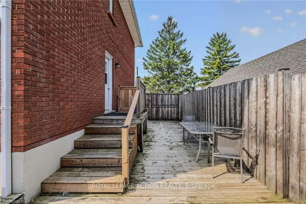 Photo 32 of Unit A, 31 Market Street, Brant, Paris — HOMEH