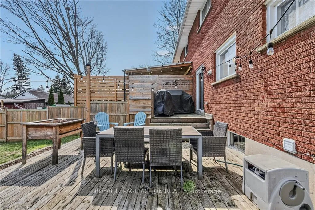 Photo 33 of Unit A, 31 Market Street, Brant, Paris — HOMEH