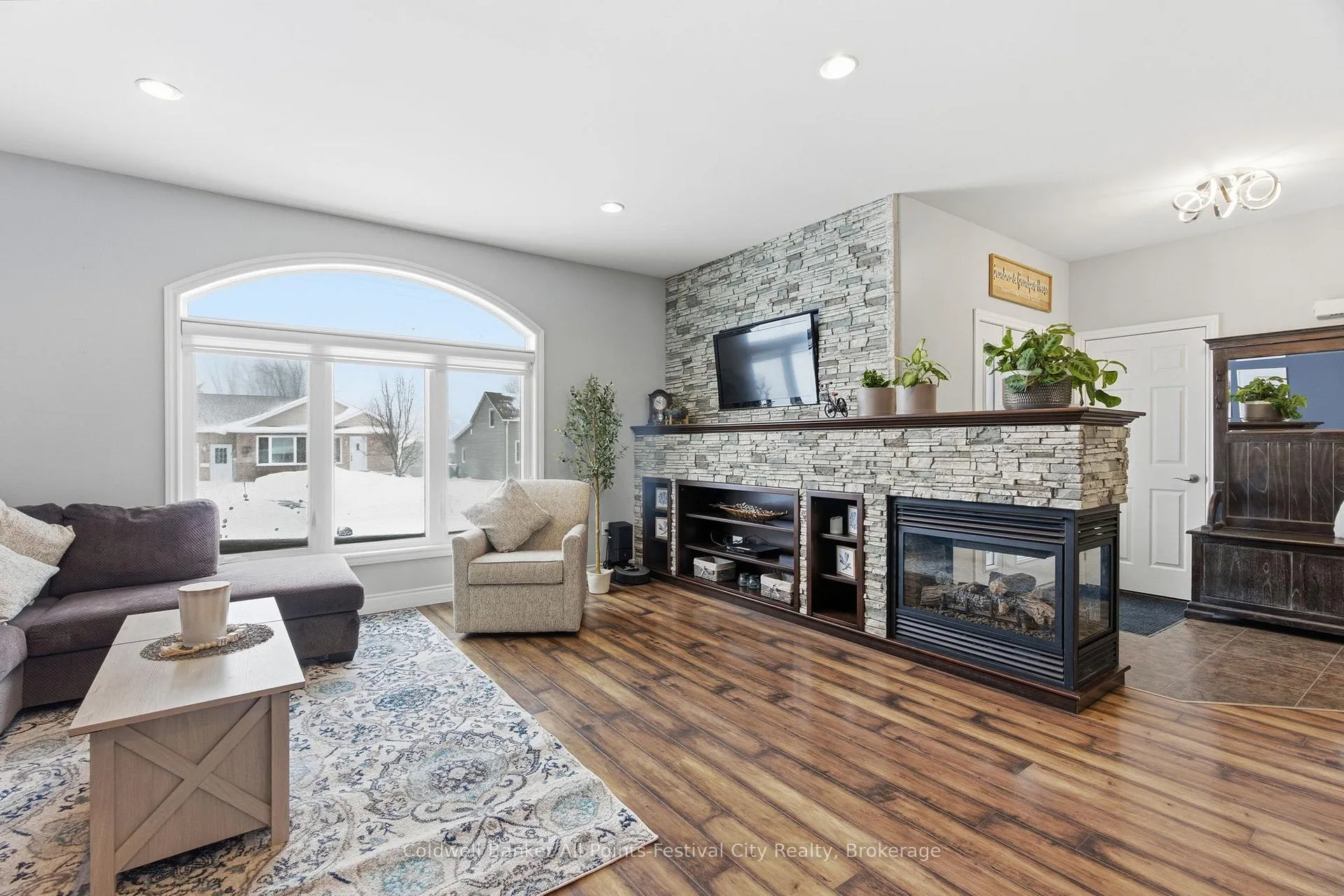 Photo 7 of 217 Britannia Road E, Goderich, Goderich (Town) — HOMEH