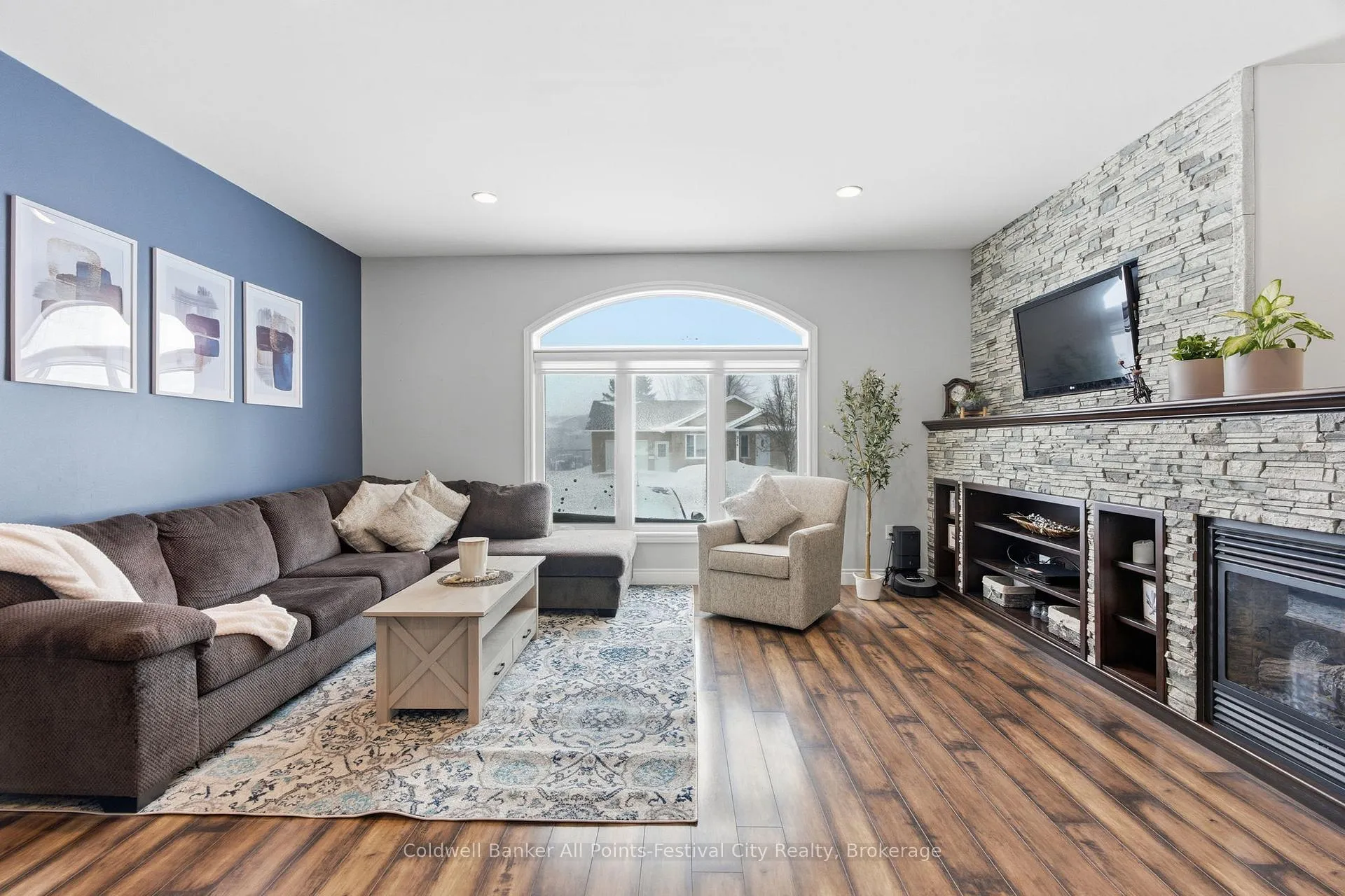 Photo 8 of 217 Britannia Road E, Goderich, Goderich (Town) — HOMEH