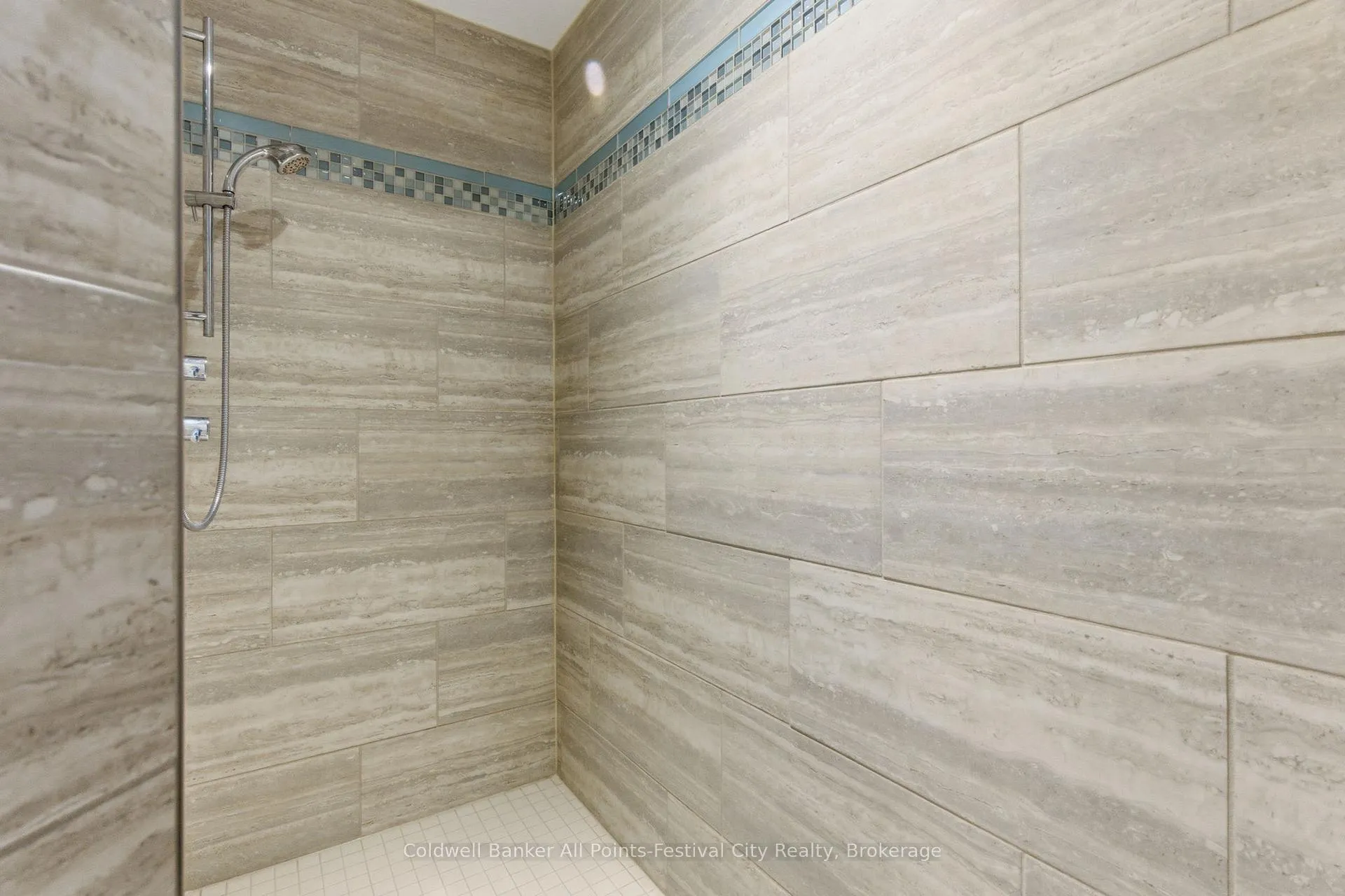 Photo 22 of 217 Britannia Road E, Goderich, Goderich (Town) — HOMEH