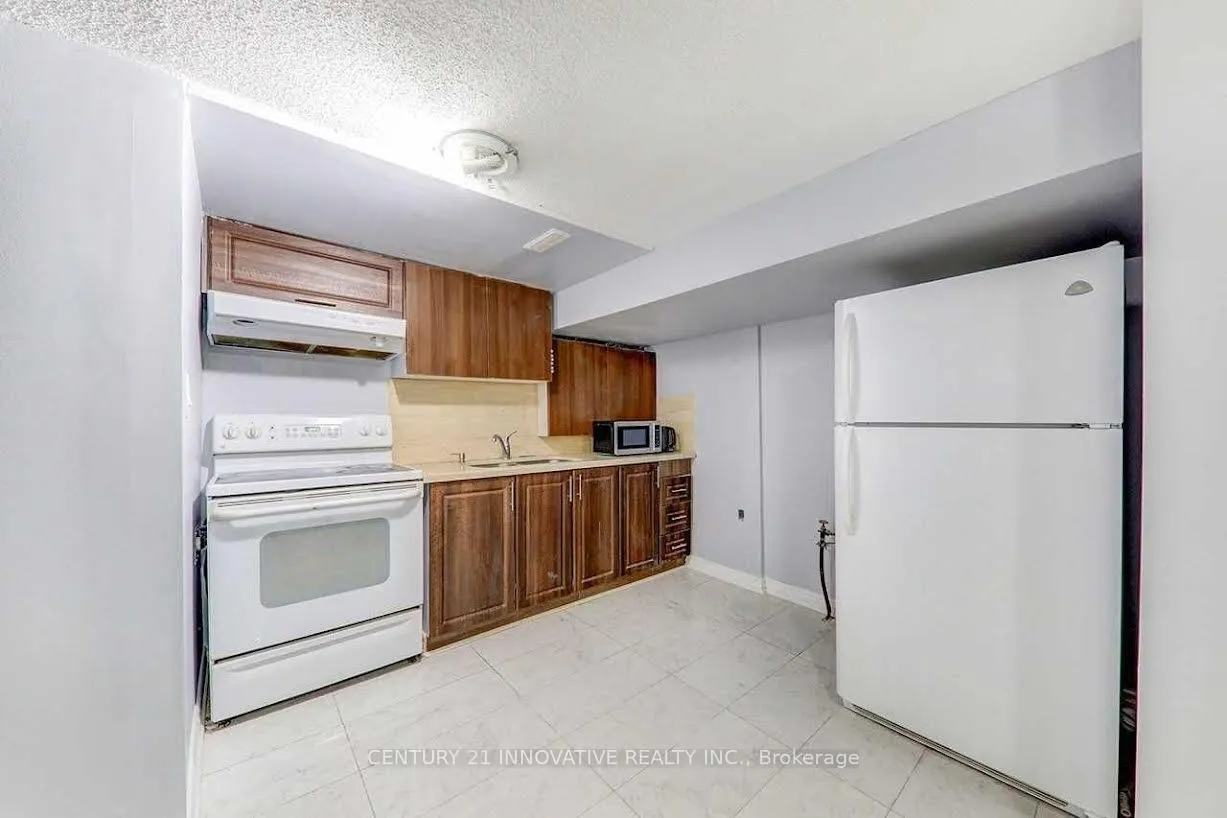Photo 5 of Unit BSMT, 7 Sachems Place, Scarborough, Malvern — HOMEH