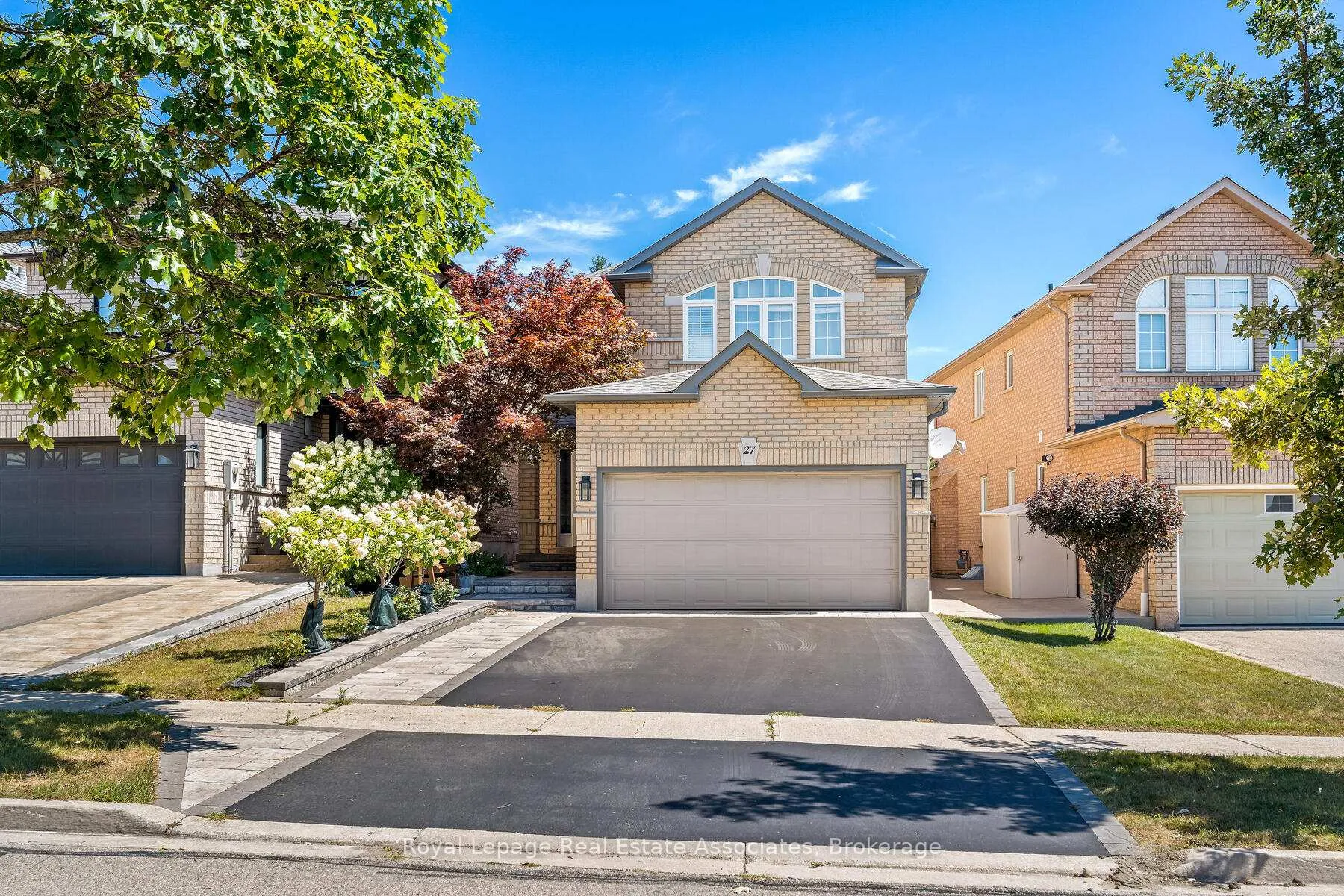 Photo 1 of 27 Royal Ridge Crescent, Vaughan, Maple — HOMEH