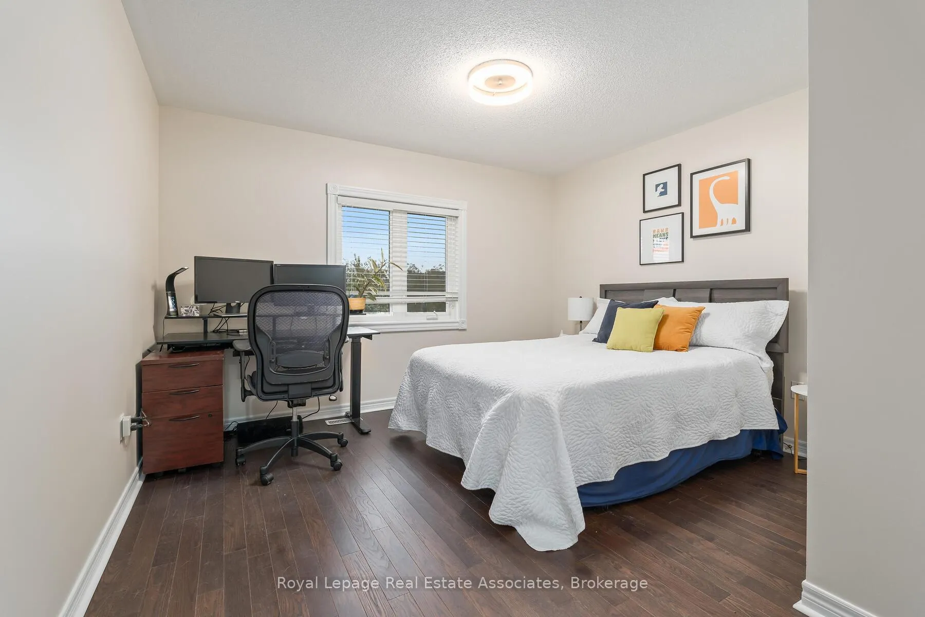 Photo 25 of 27 Royal Ridge Crescent, Vaughan, Maple — HOMEH