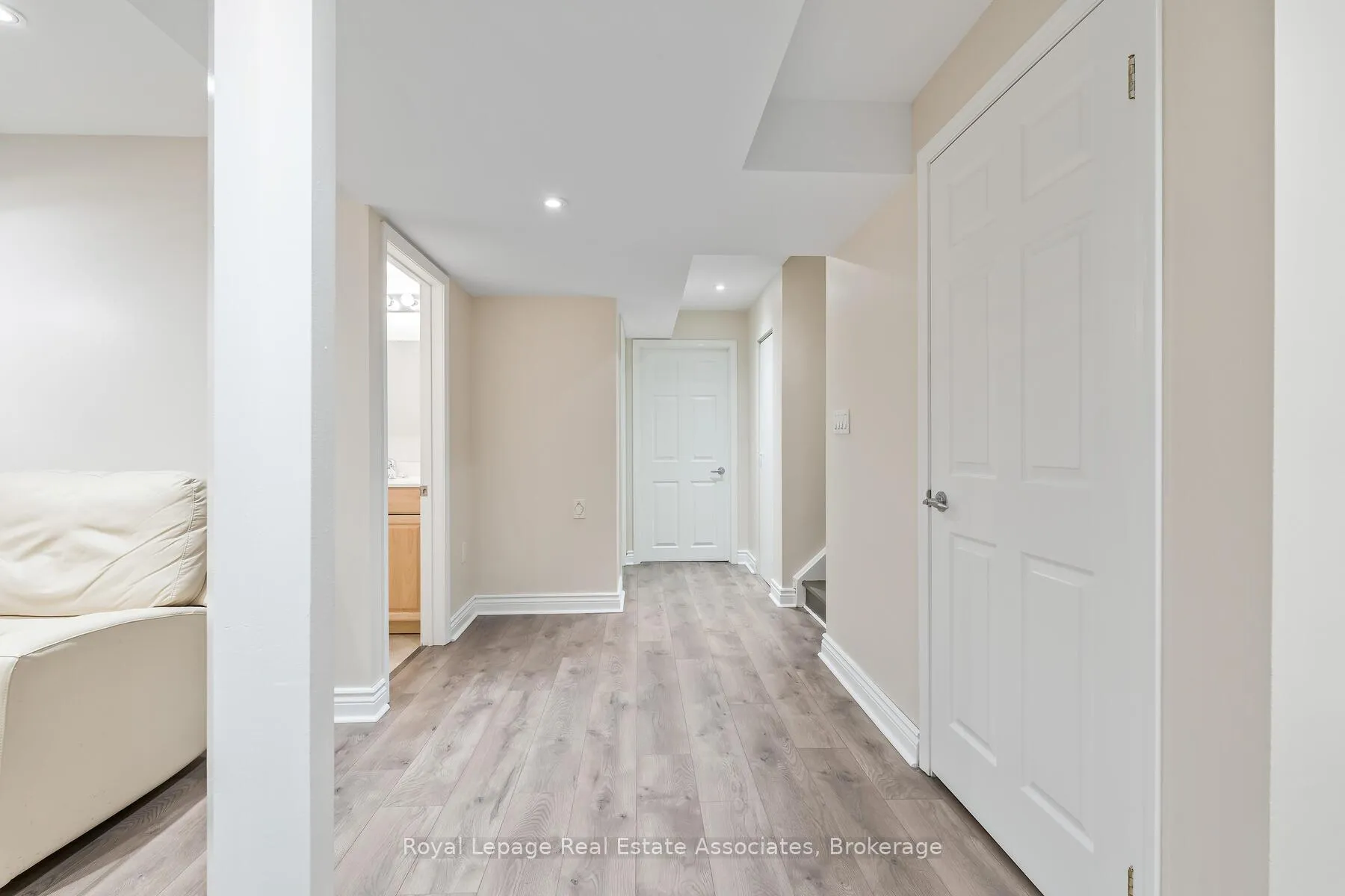 Photo 27 of 27 Royal Ridge Crescent, Vaughan, Maple — HOMEH
