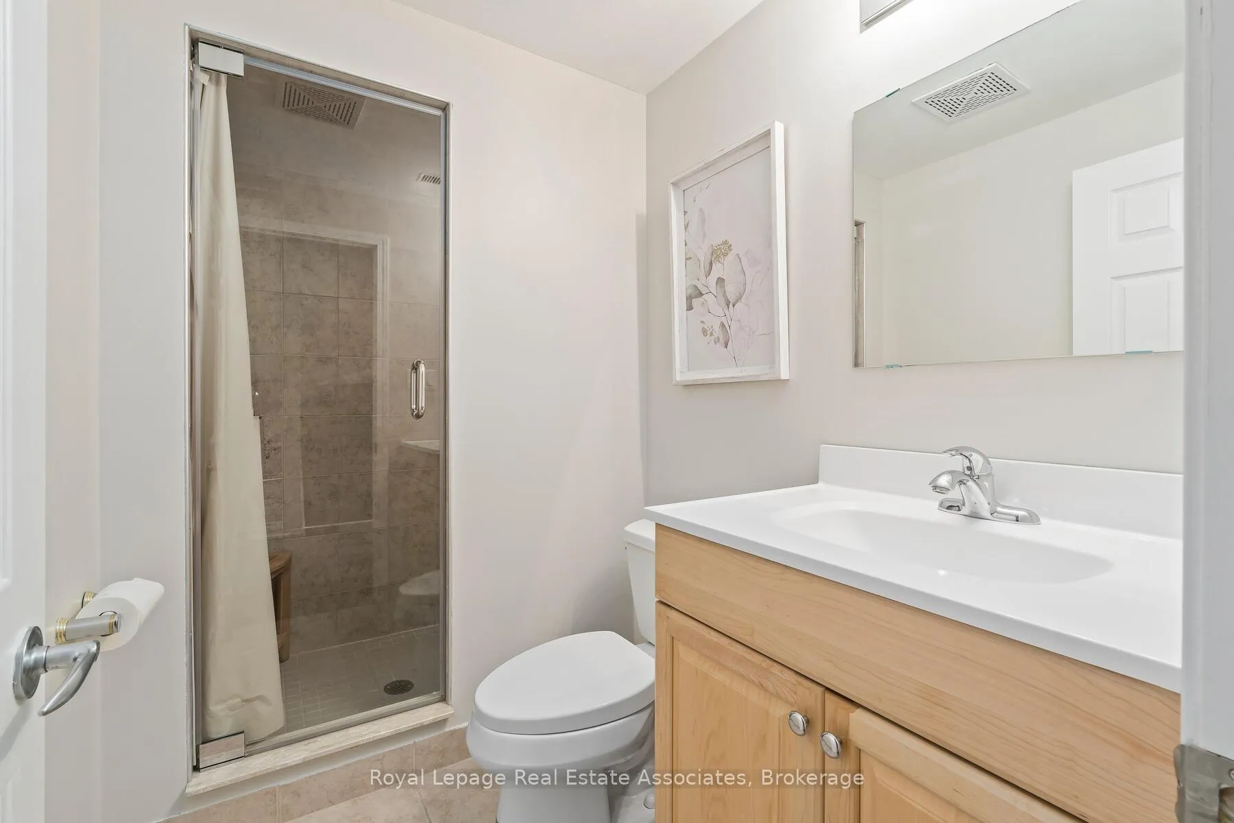 Photo 33 of 27 Royal Ridge Crescent, Vaughan, Maple — HOMEH