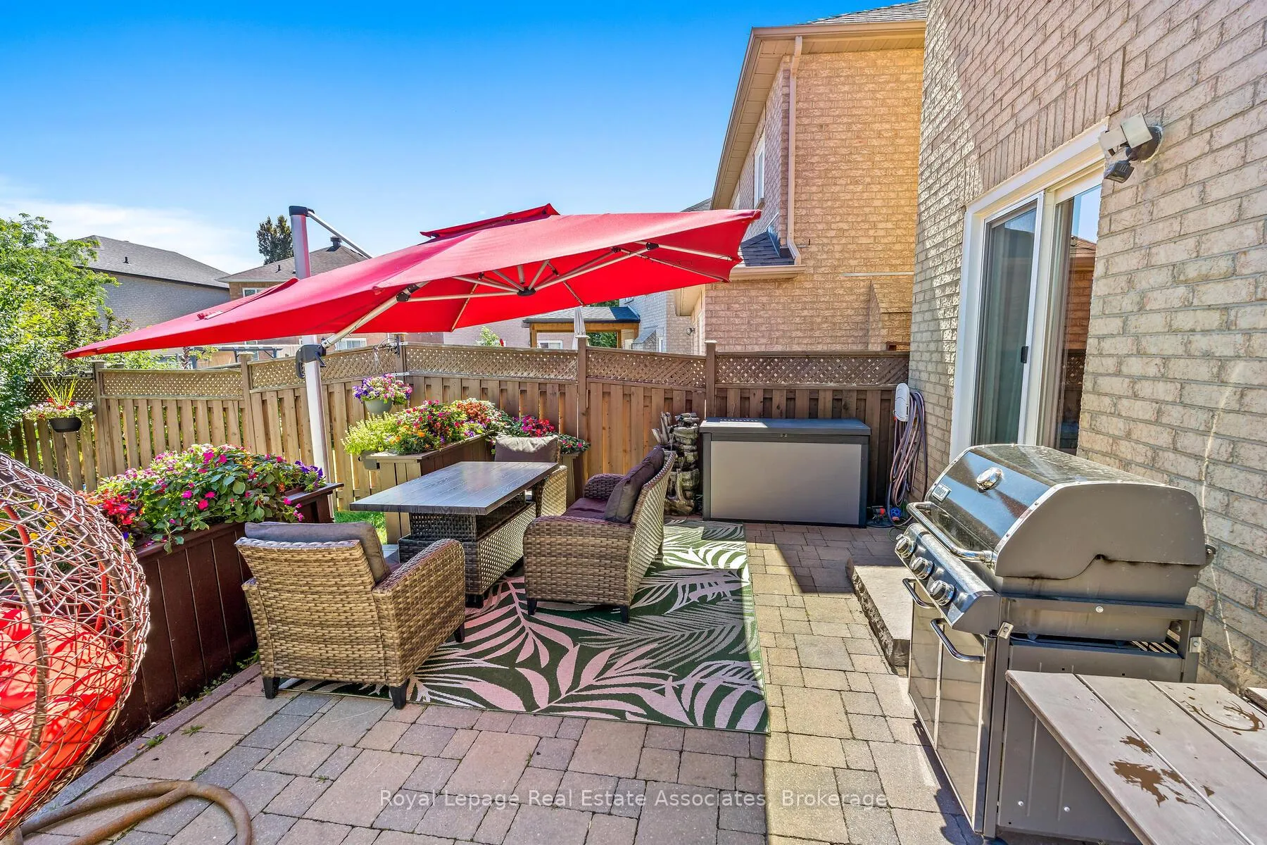 Photo 35 of 27 Royal Ridge Crescent, Vaughan, Maple — HOMEH