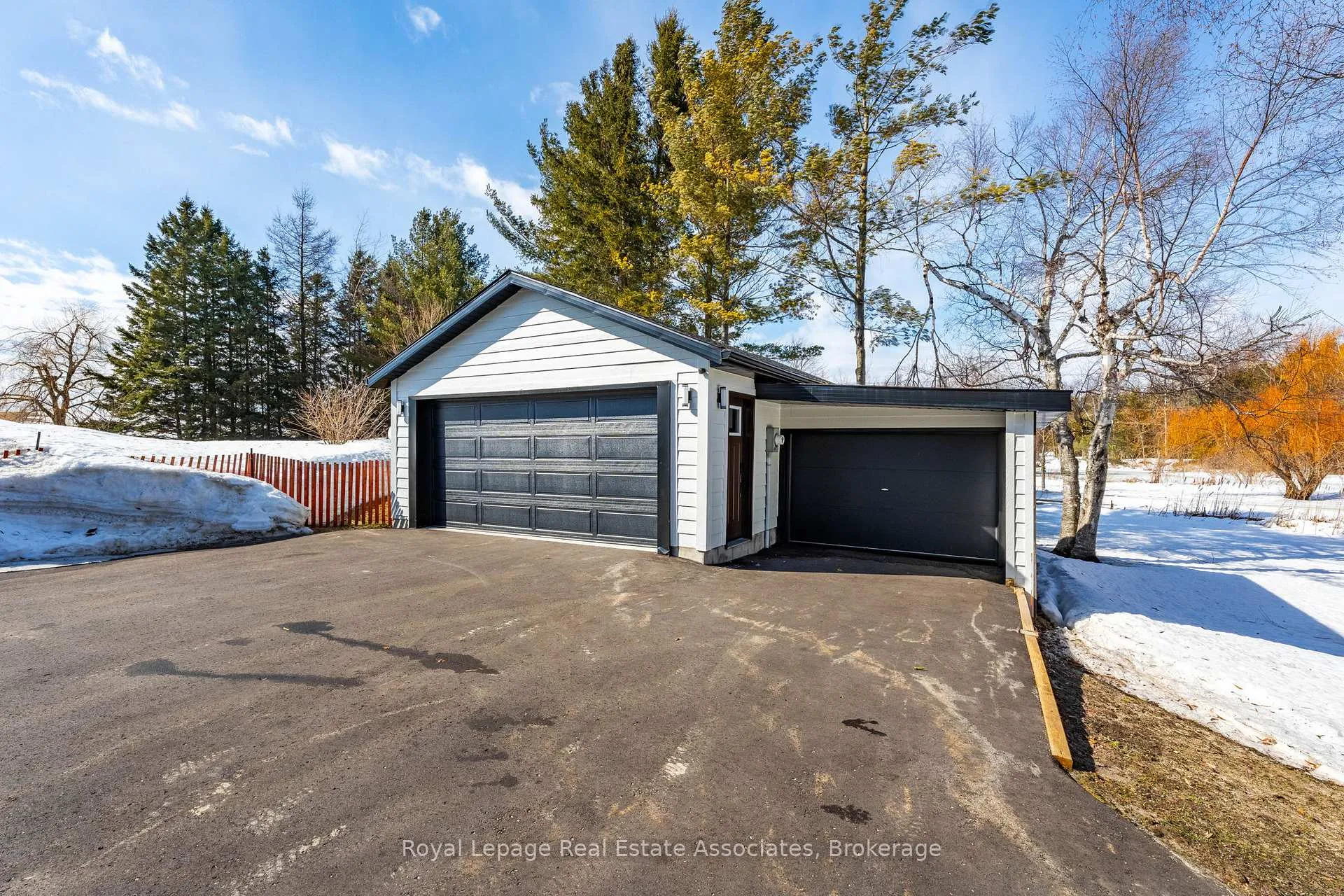 Photo 4 of 475352 County Road 11, Amaranth, Rural Amaranth — HOMEH