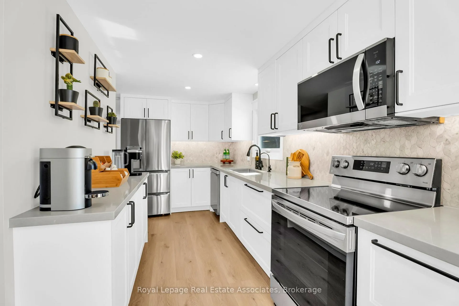 Photo 14 of 475352 County Road 11, Amaranth, Rural Amaranth — HOMEH
