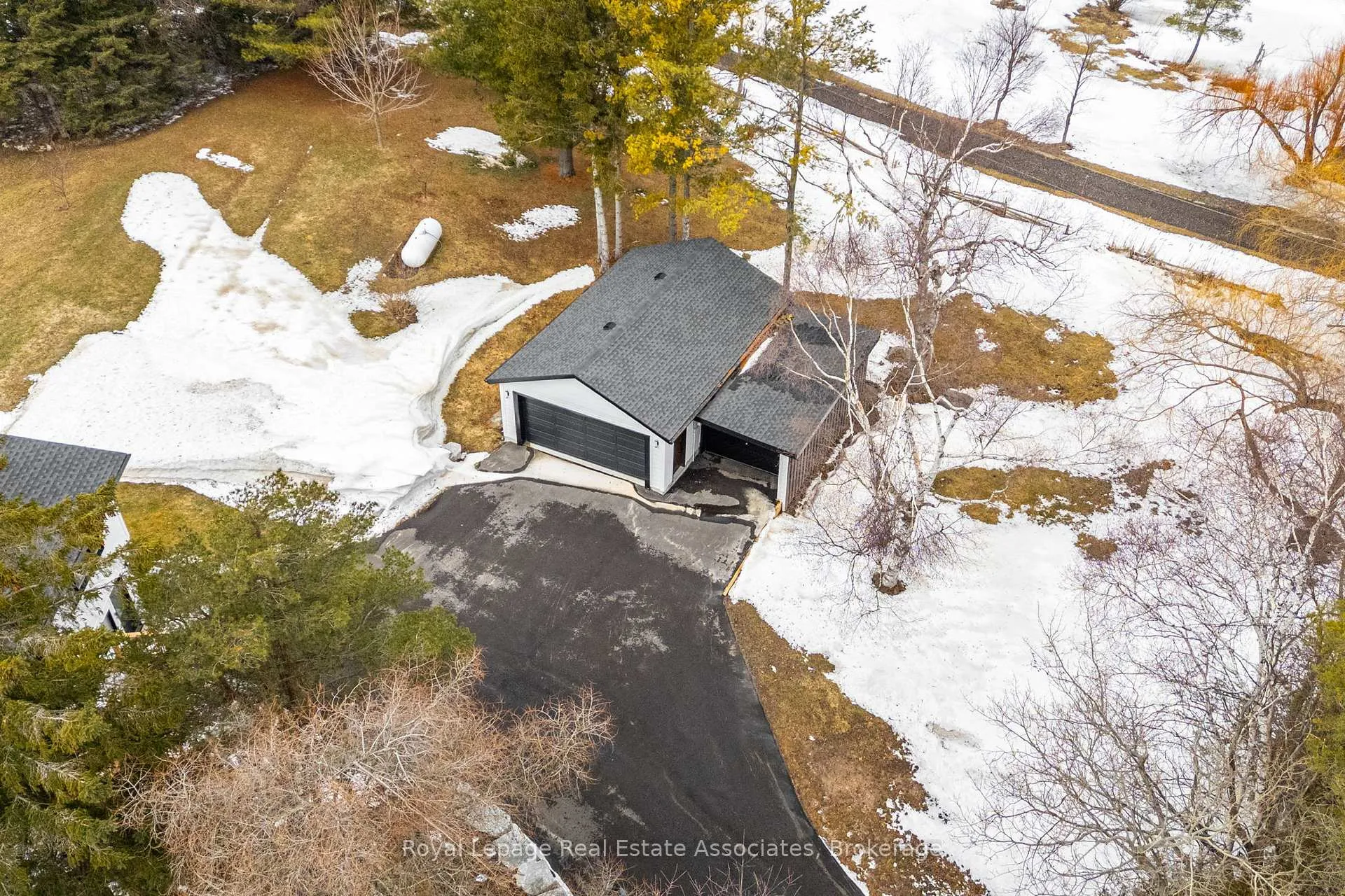 Photo 33 of 475352 County Road 11, Amaranth, Rural Amaranth — HOMEH