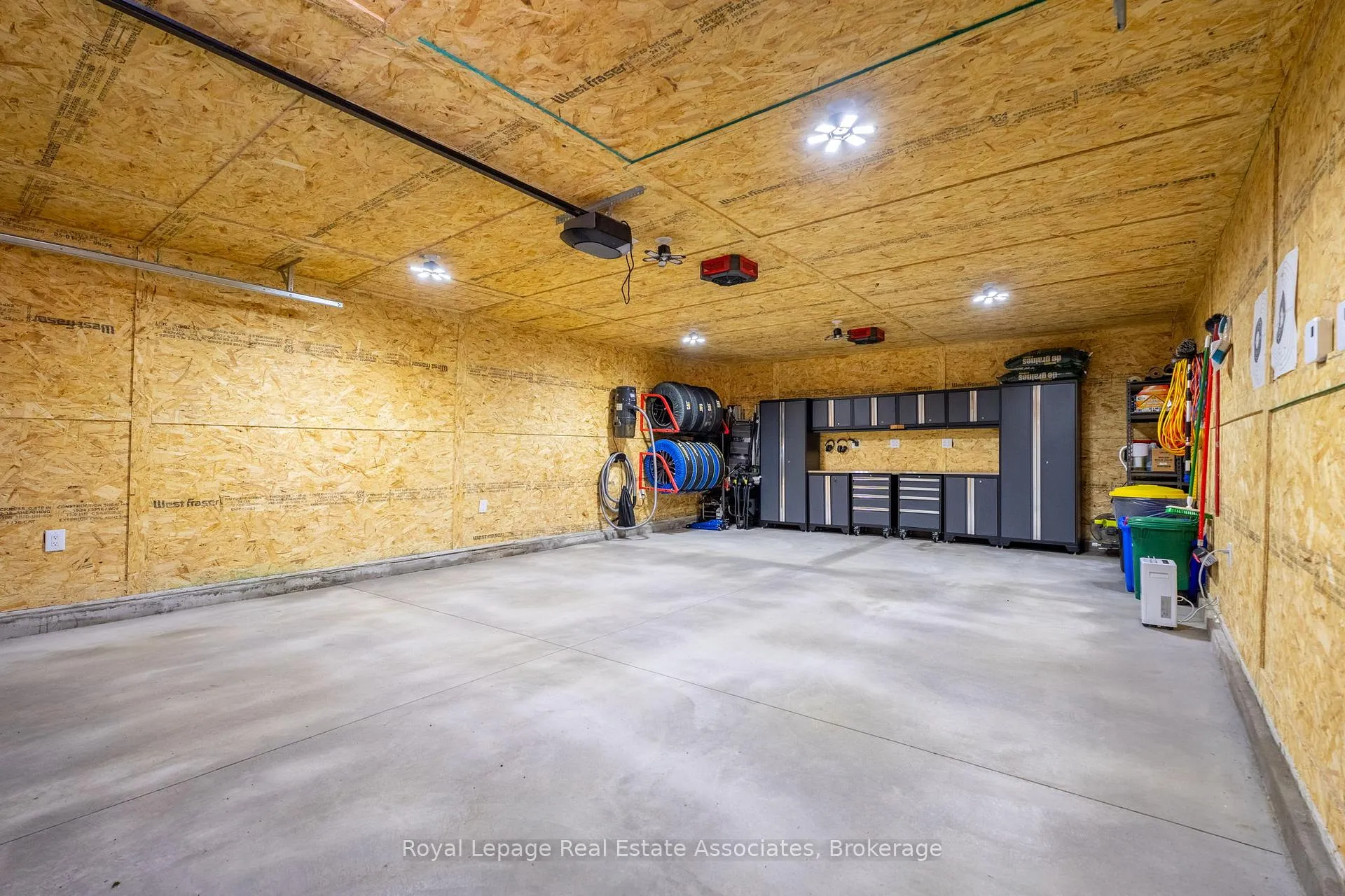 Photo 42 of 475352 County Road 11, Amaranth, Rural Amaranth — HOMEH