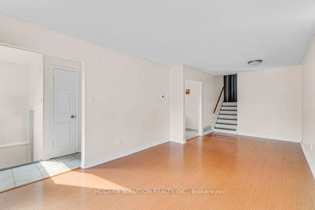 Photo 5 of 142 Mill Street N, Brampton, Downtown Brampton — HOMEH