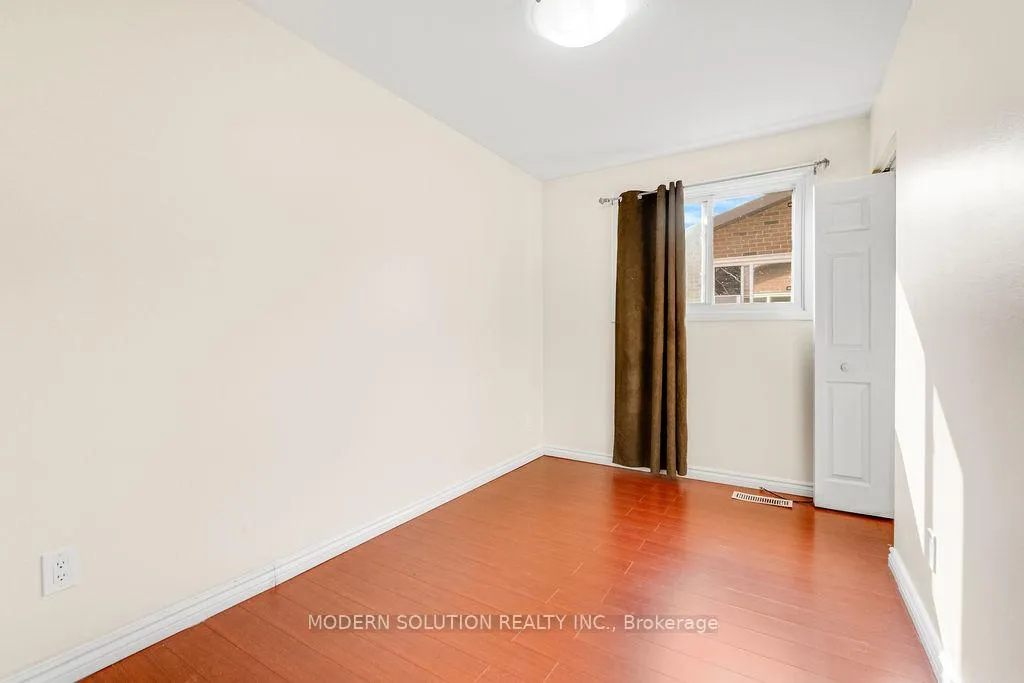 Photo 11 of 142 Mill Street N, Brampton, Downtown Brampton — HOMEH