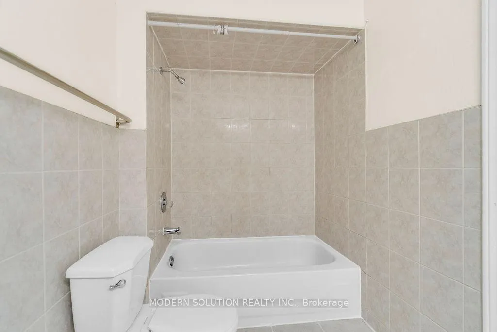 Photo 18 of 142 Mill Street N, Brampton, Downtown Brampton — HOMEH