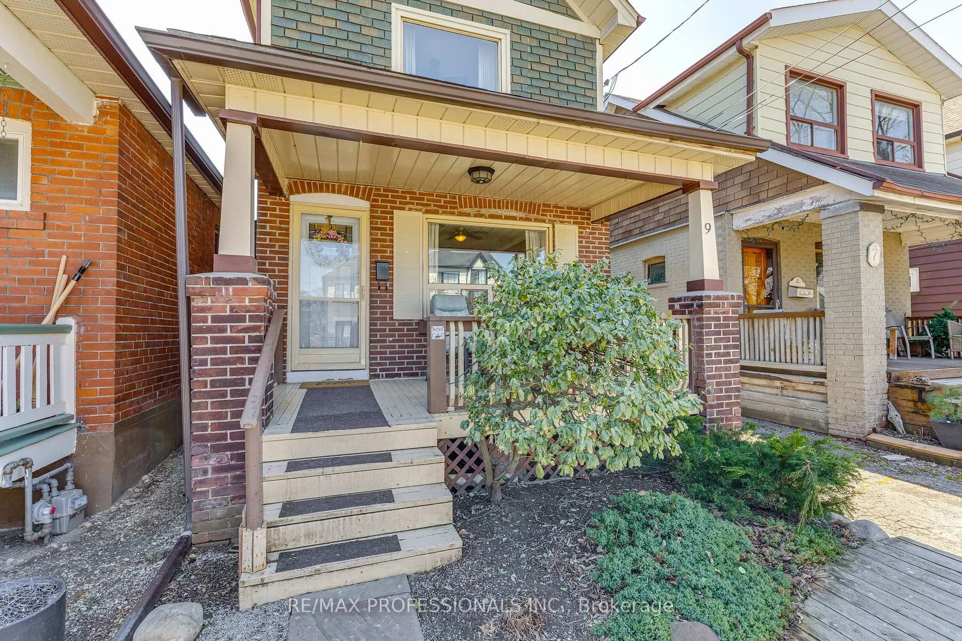 Photo 3 of 9 Orley Avenue, Toronto, Woodbine-Lumsden — HOMEH
