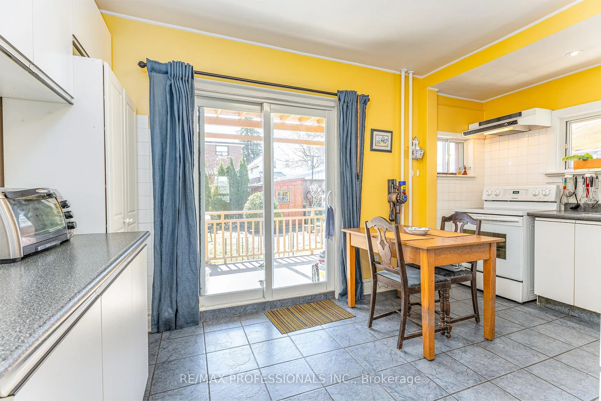 Photo 10 of 9 Orley Avenue, Toronto, Woodbine-Lumsden — HOMEH