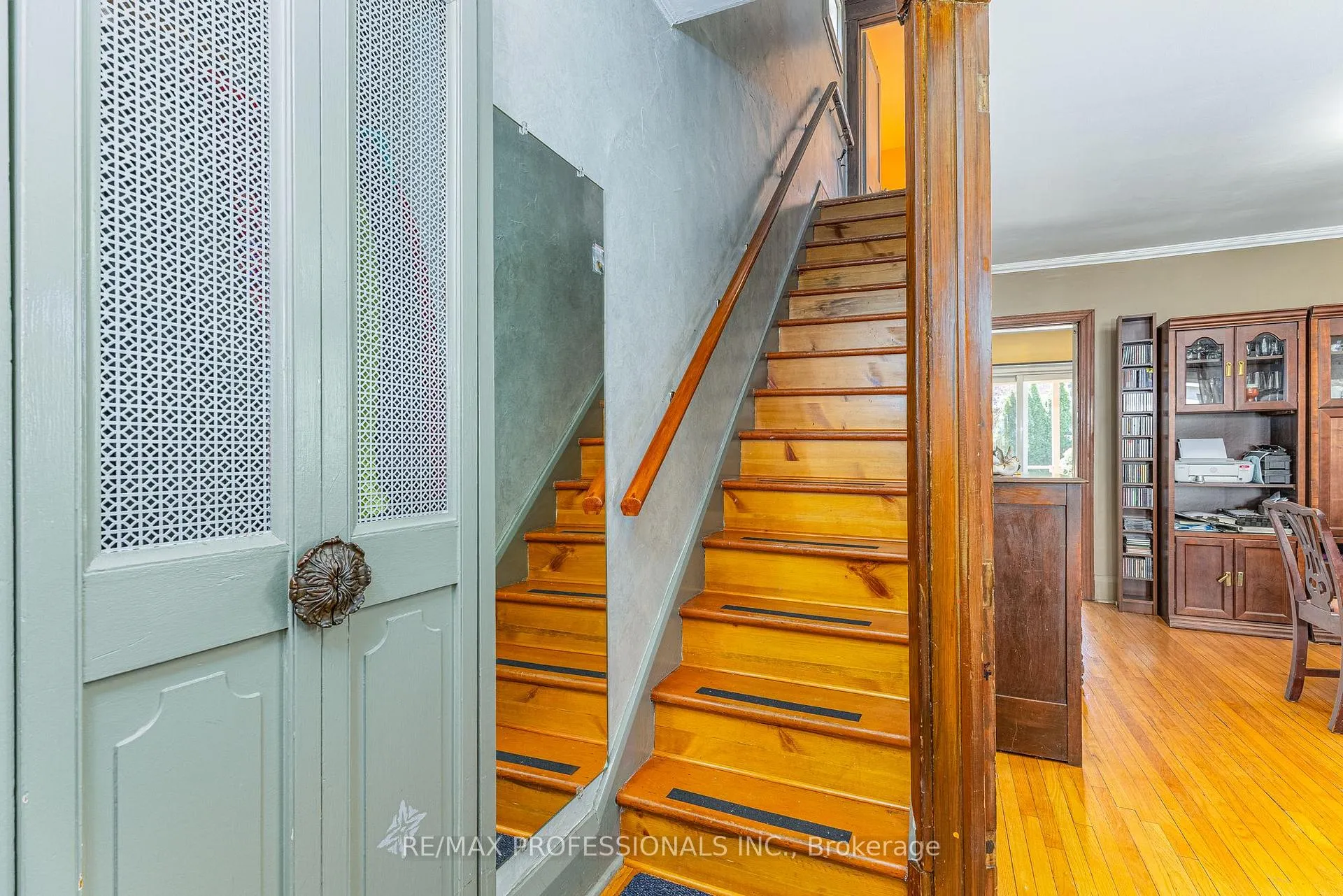 Photo 13 of 9 Orley Avenue, Toronto, Woodbine-Lumsden — HOMEH
