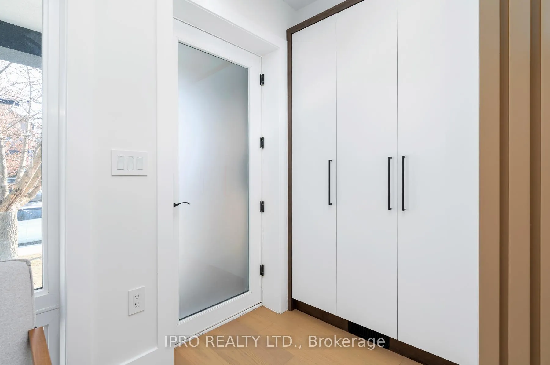 Photo 4 of 58 Doncaster Avenue, Toronto, Woodbine-Lumsden — HOMEH