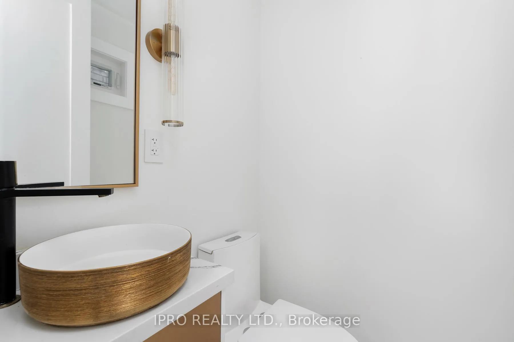 Photo 12 of 58 Doncaster Avenue, Toronto, Woodbine-Lumsden — HOMEH