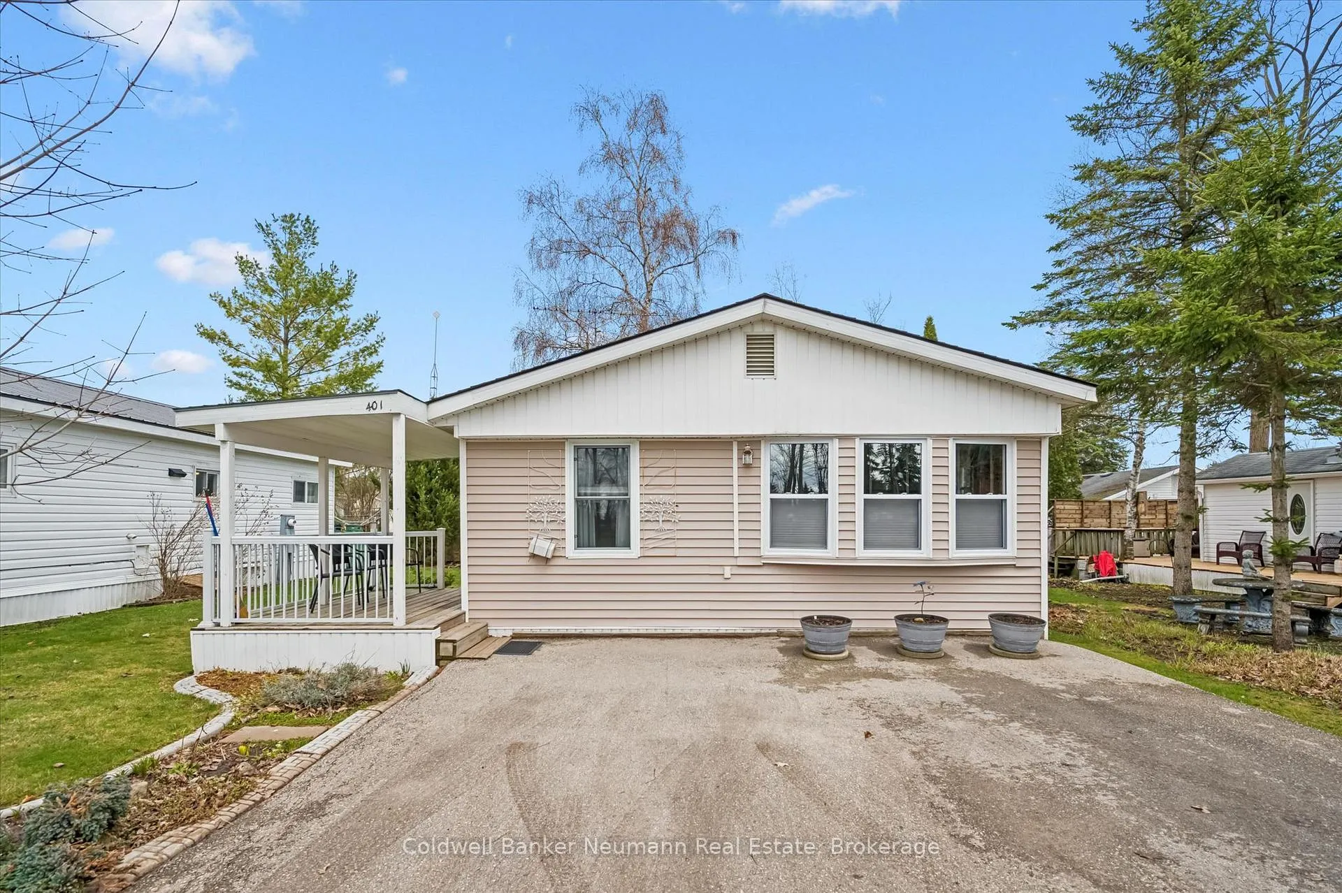 Photo 1 of 401 Teak Trail, Centre Wellington, Rural Centre Wellington East — HOMEH
