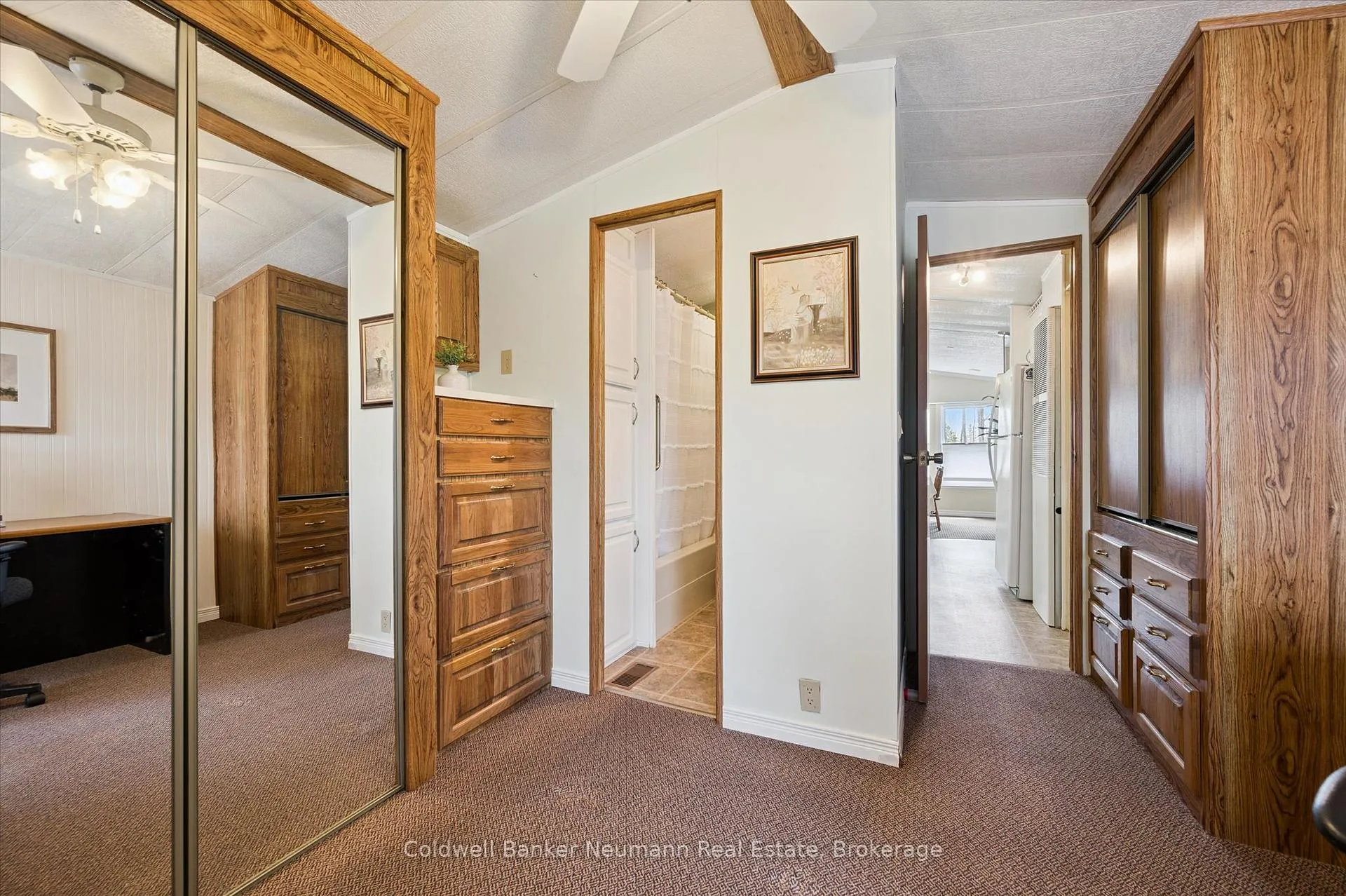 Photo 15 of 401 Teak Trail, Centre Wellington, Rural Centre Wellington East — HOMEH