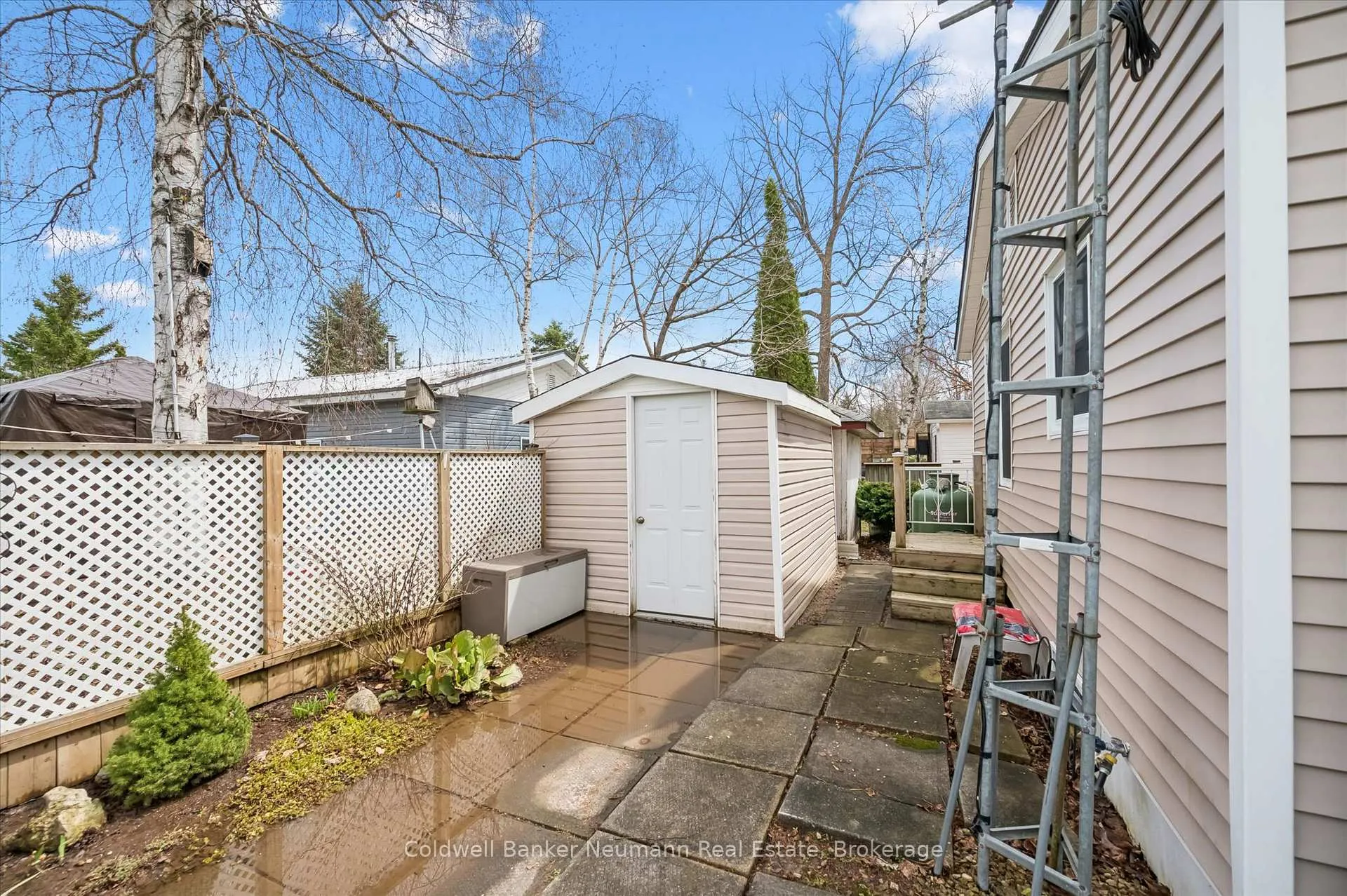 Photo 22 of 401 Teak Trail, Centre Wellington, Rural Centre Wellington East — HOMEH