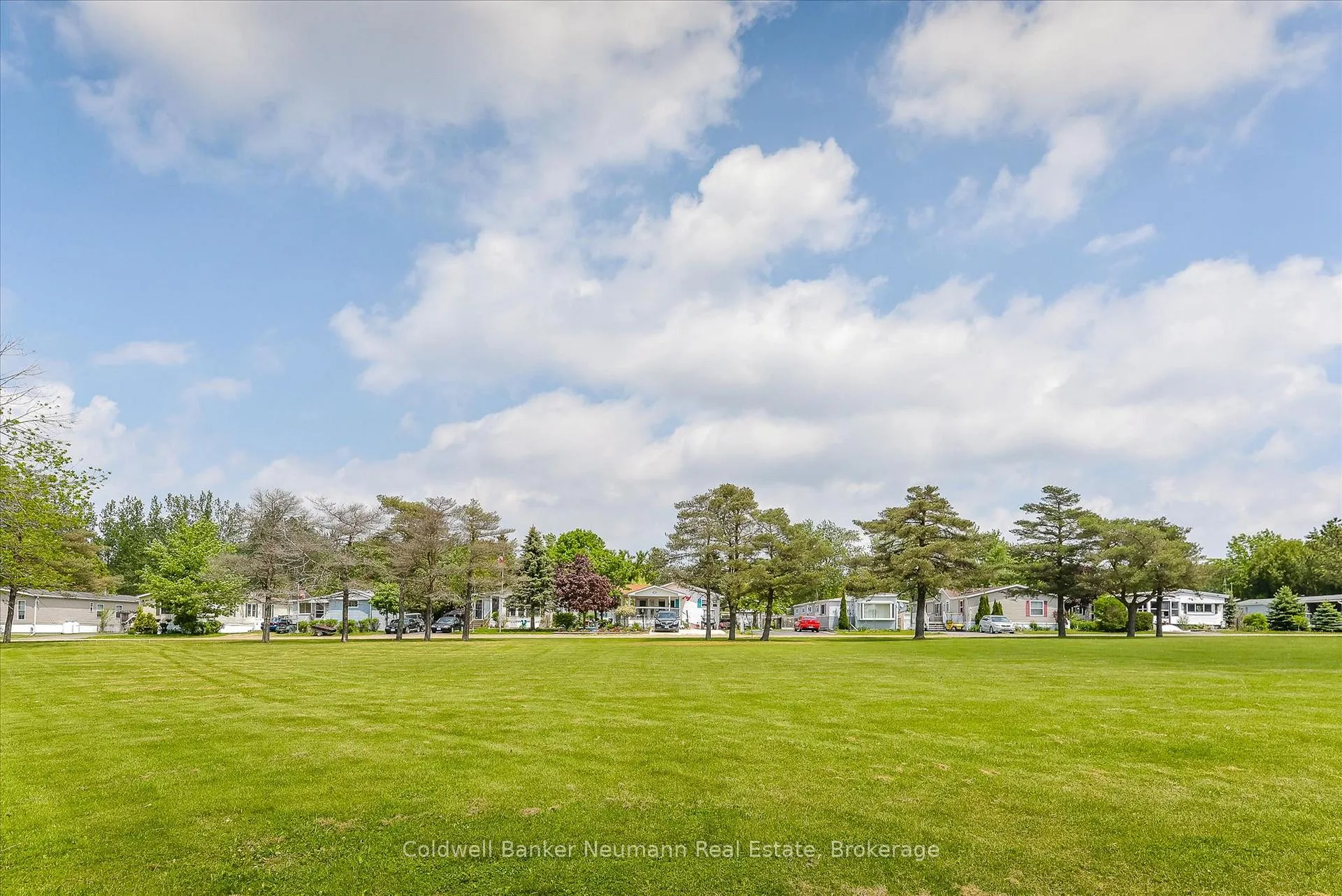 Photo 23 of 401 Teak Trail, Centre Wellington, Rural Centre Wellington East — HOMEH