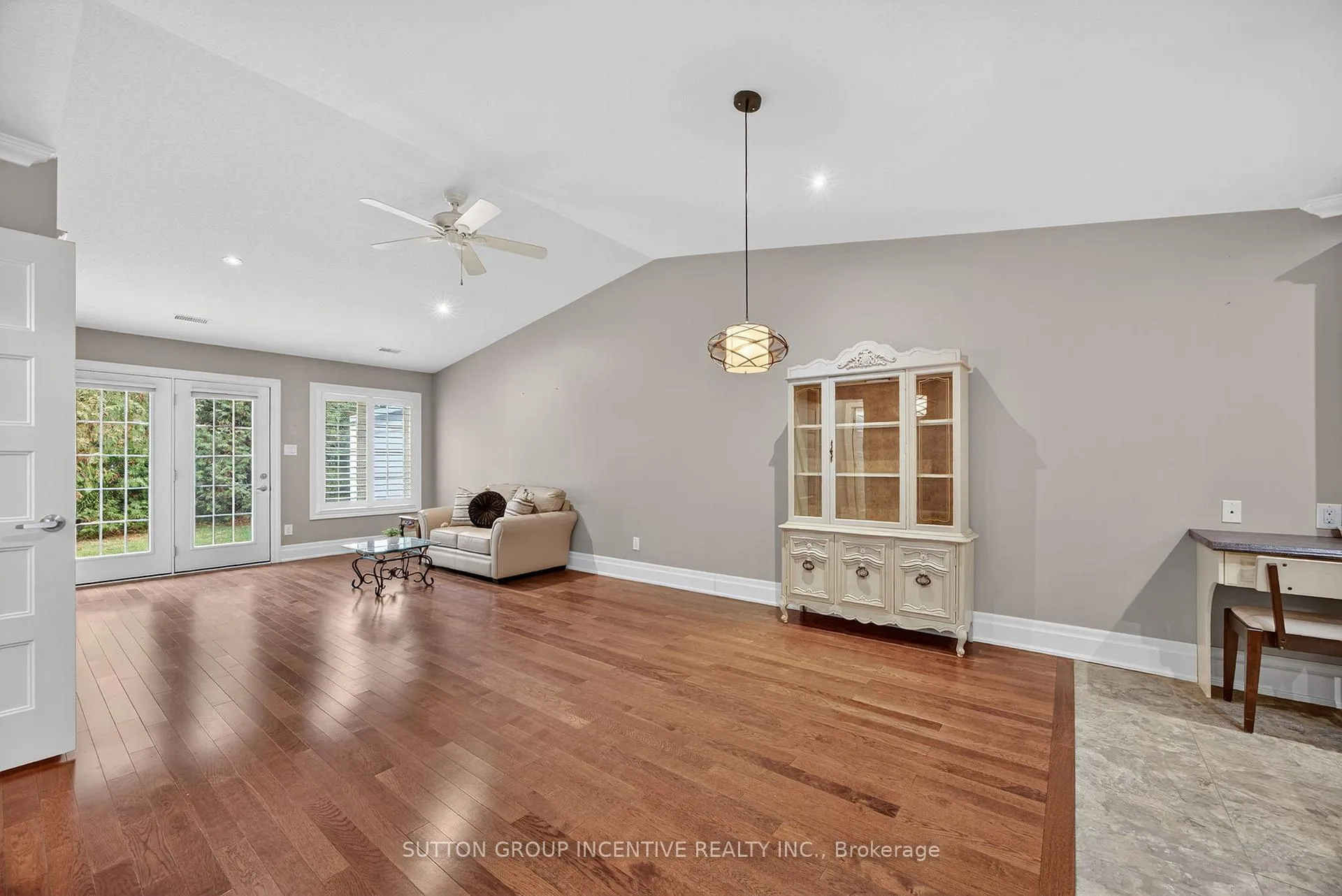 Photo 18 of 53 Clover Crescent, Wasaga Beach — HOMEH