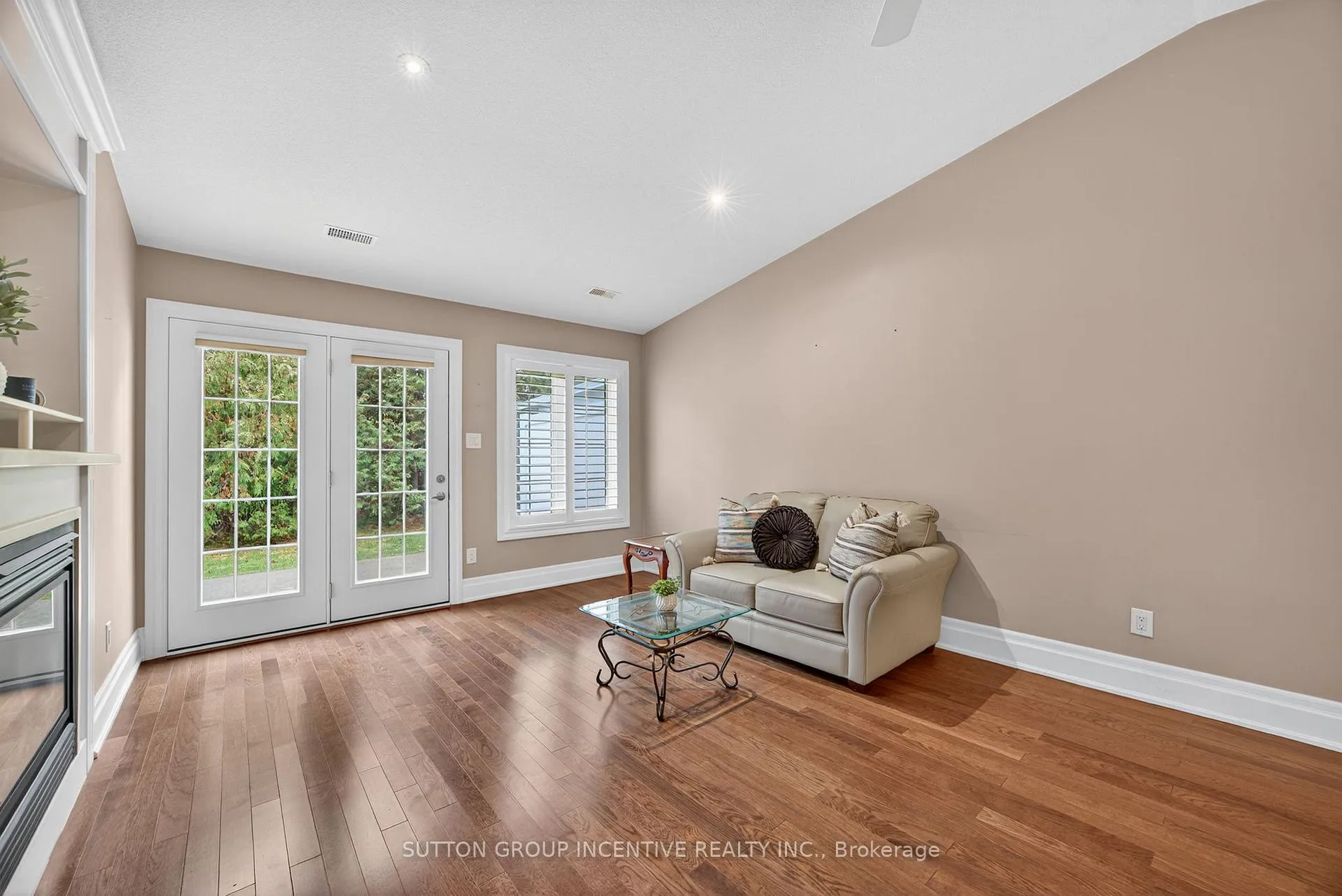 Photo 19 of 53 Clover Crescent, Wasaga Beach — HOMEH