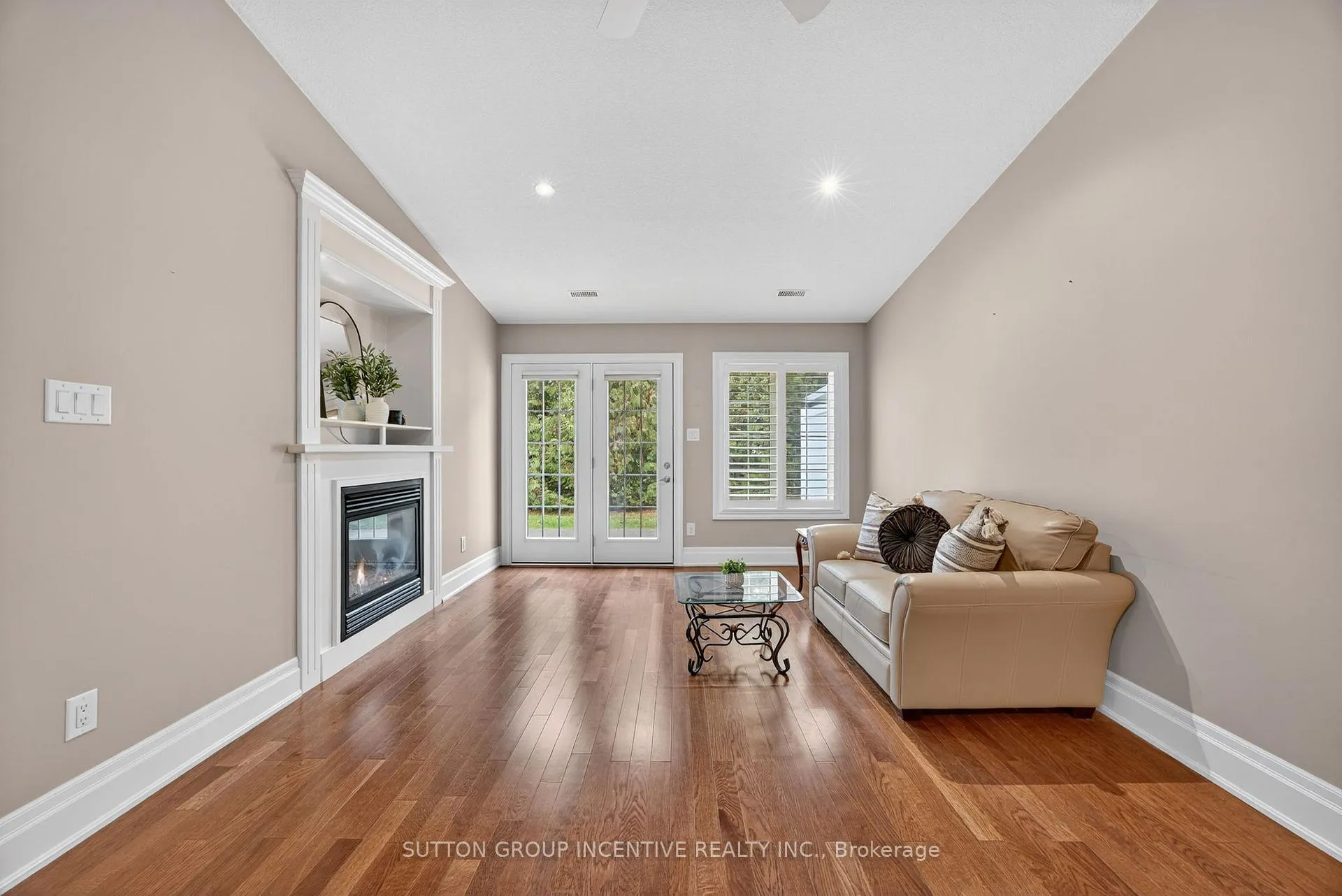 Photo 20 of 53 Clover Crescent, Wasaga Beach — HOMEH