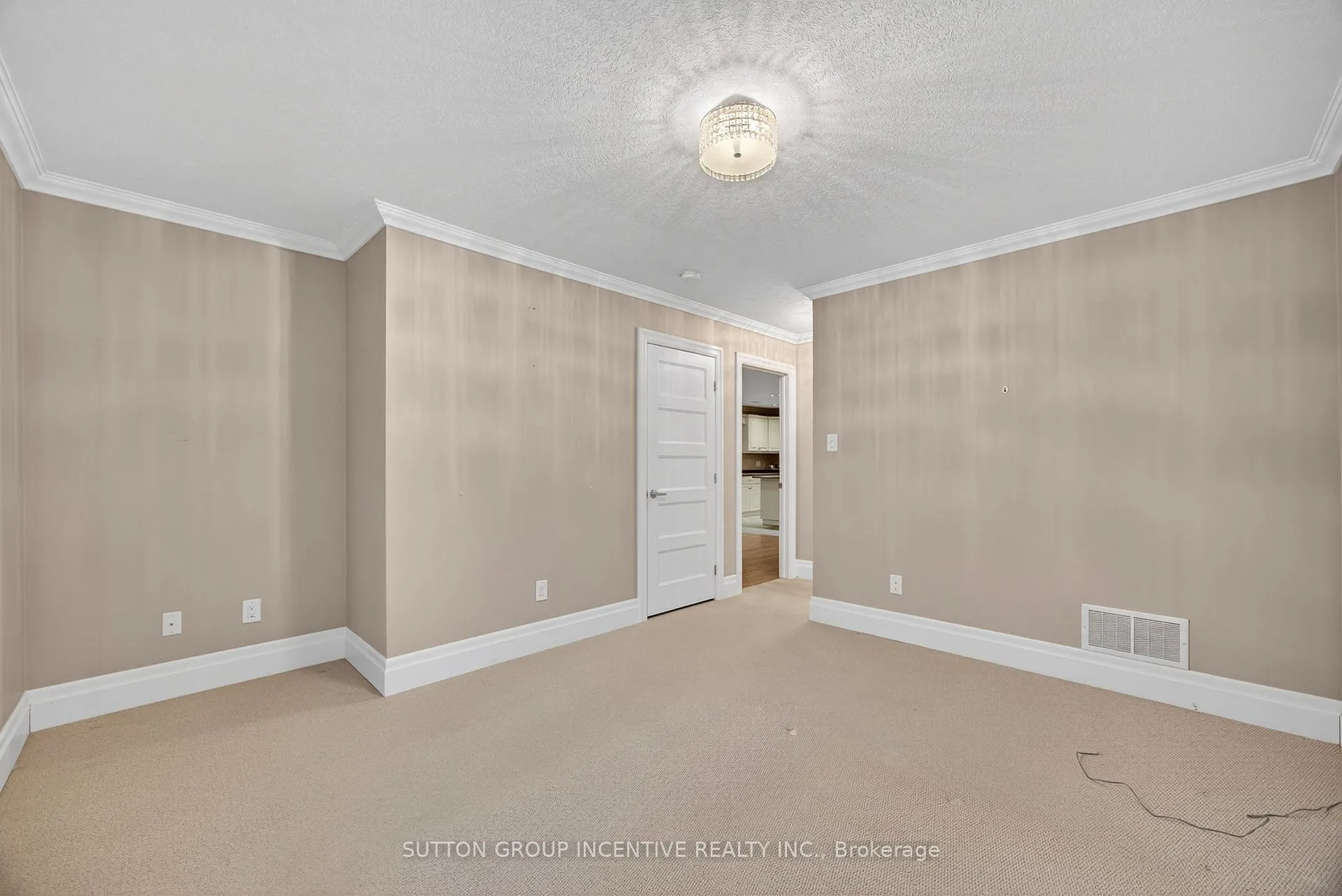 Photo 27 of 53 Clover Crescent, Wasaga Beach — HOMEH