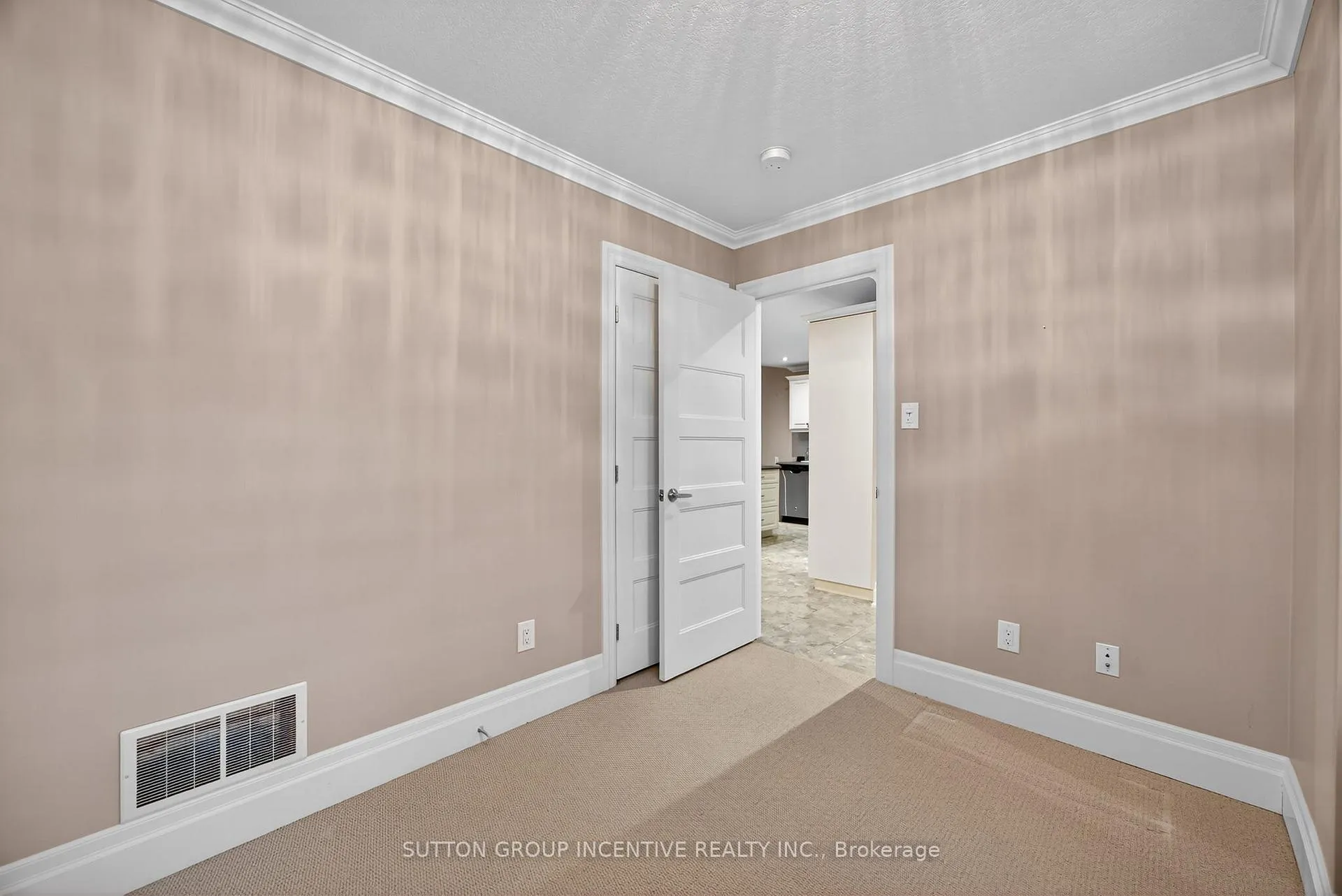 Photo 30 of 53 Clover Crescent, Wasaga Beach — HOMEH