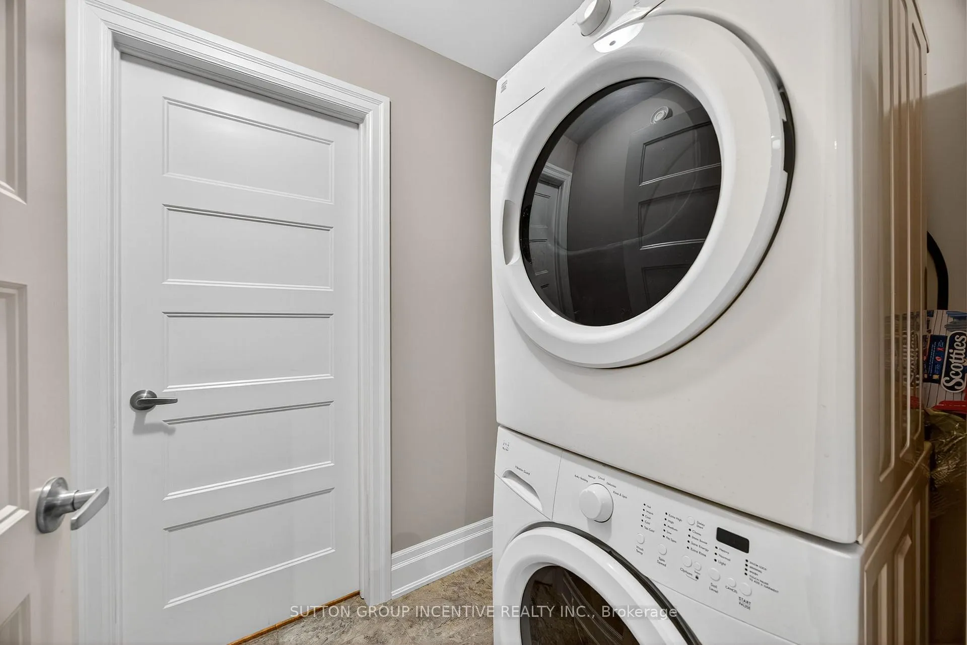Photo 32 of 53 Clover Crescent, Wasaga Beach — HOMEH
