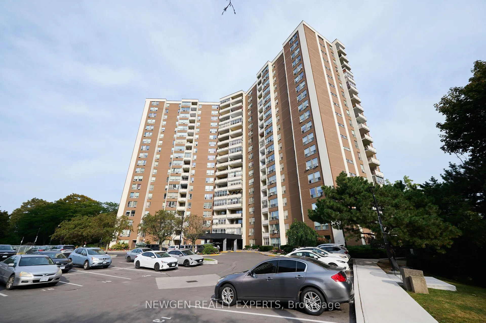 Photo 1 of Unit 1411, 60 Pavane Linkway, Toronto, Flemingdon Park — HOMEH