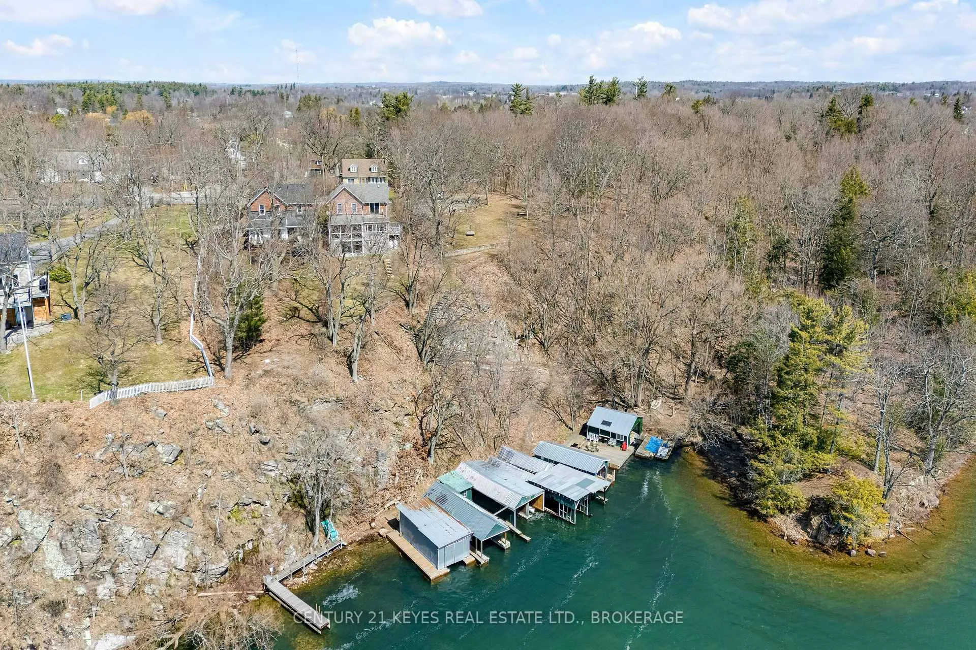 Photo 9 of 13 Windsor Drive E, Gananoque — HOMEH