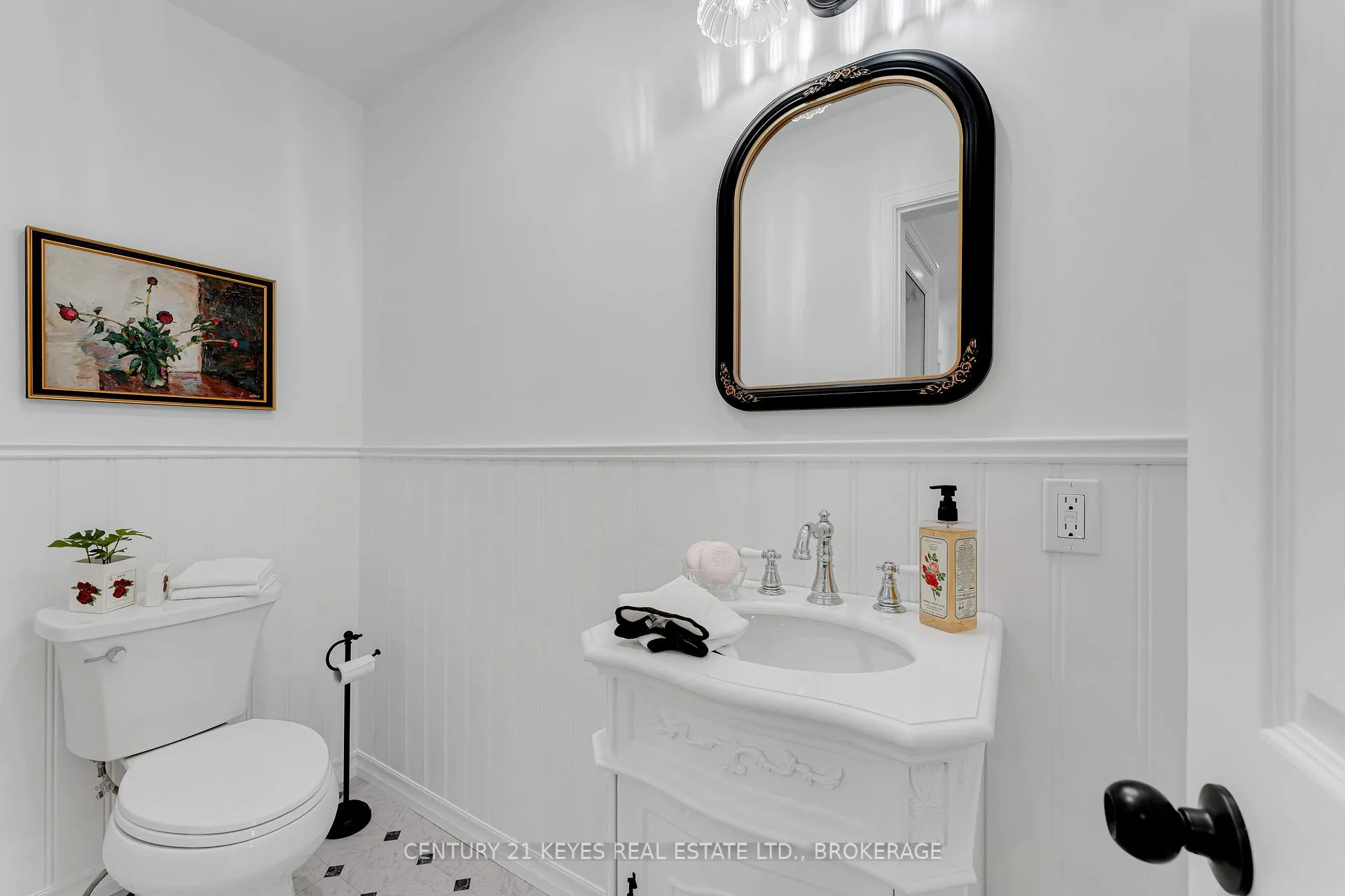 Photo 24 of 13 Windsor Drive E, Gananoque — HOMEH