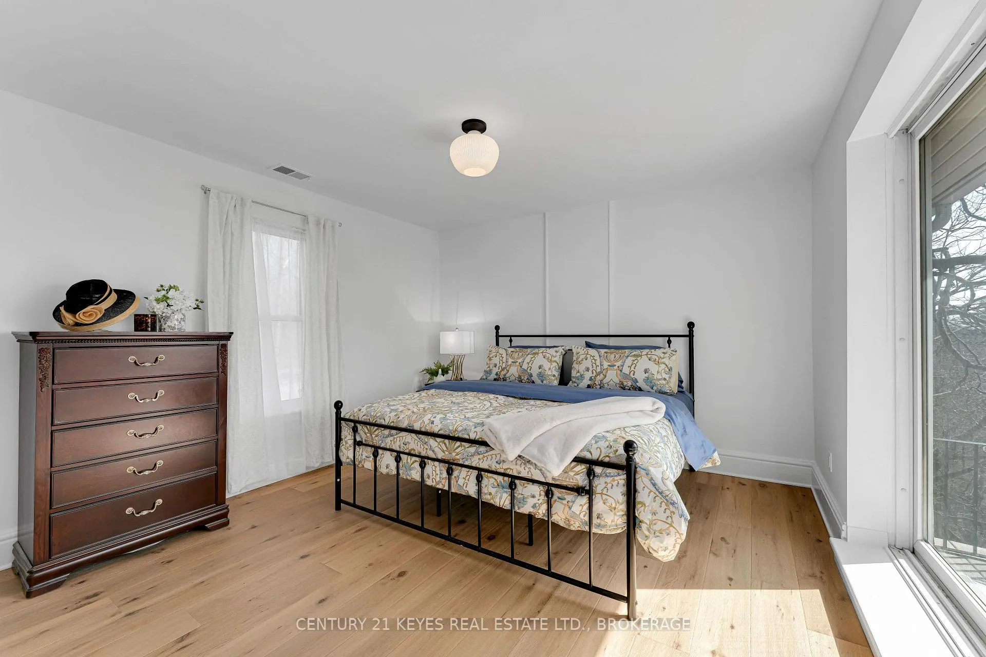Photo 32 of 13 Windsor Drive E, Gananoque — HOMEH