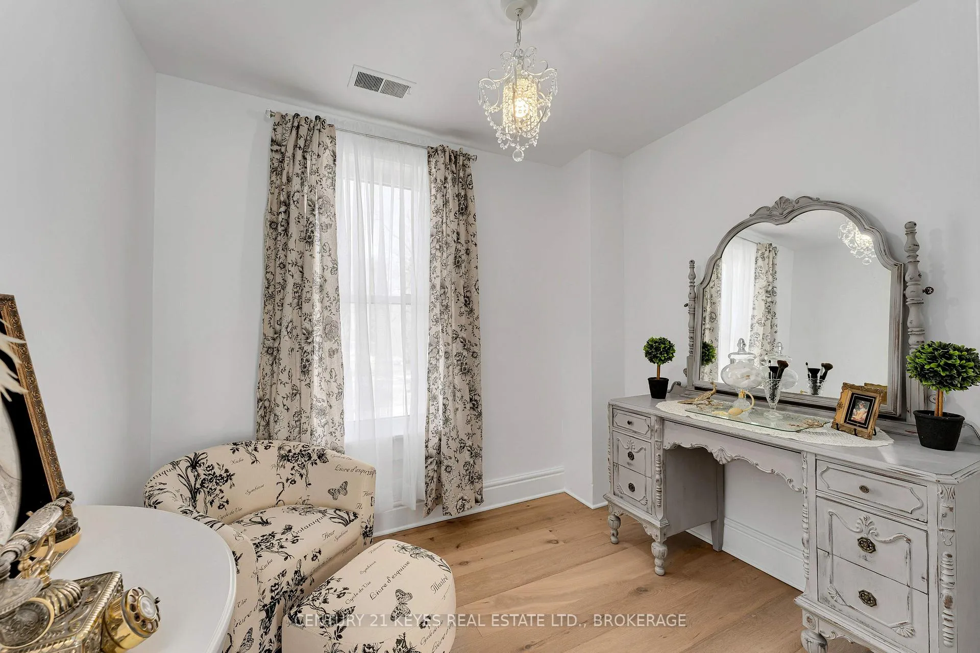 Photo 38 of 13 Windsor Drive E, Gananoque — HOMEH