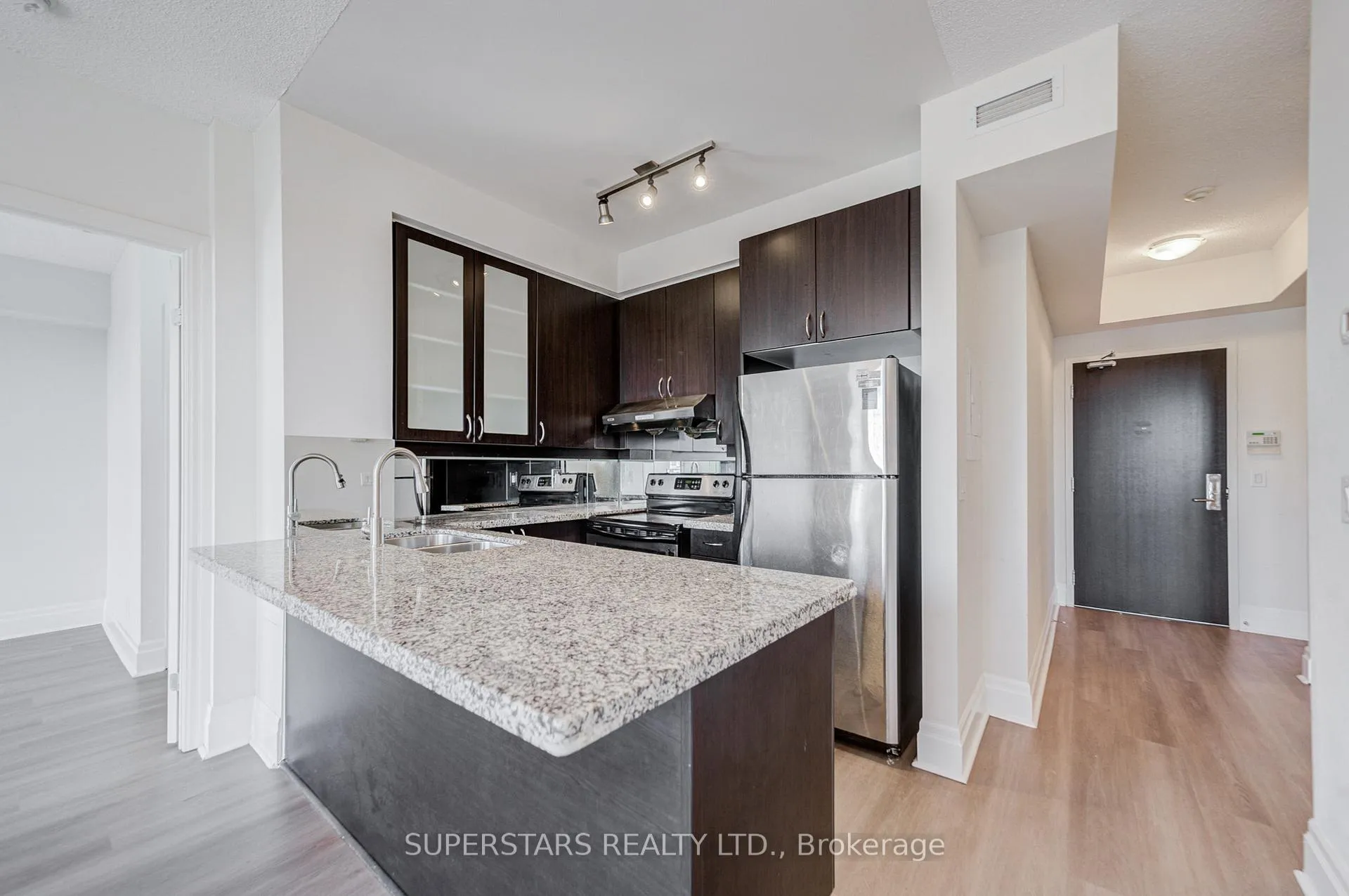 Photo 7 of Unit 502C, 39 Upper Duke Crescent, Markham, Unionville — HOMEH