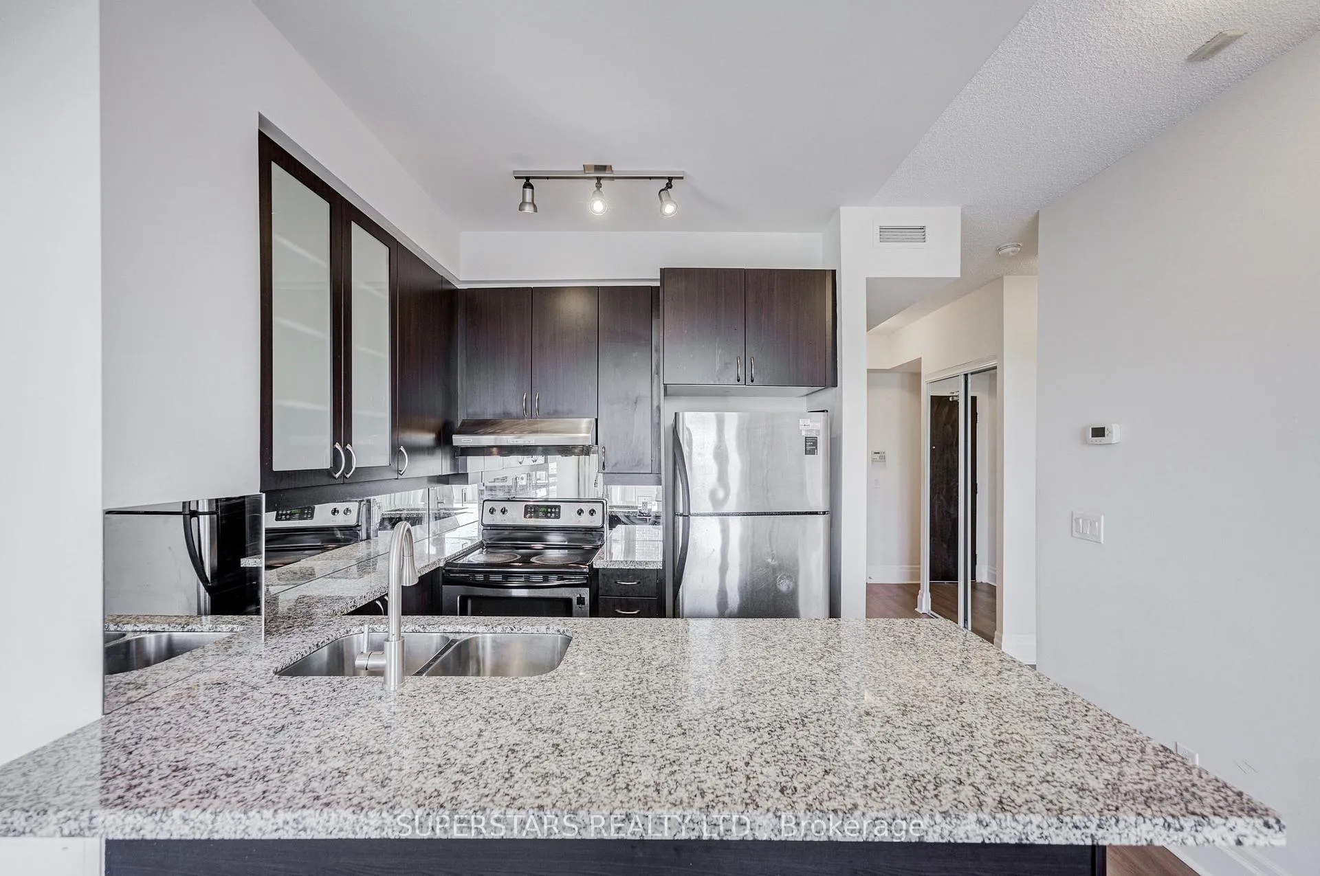Photo 8 of Unit 502C, 39 Upper Duke Crescent, Markham, Unionville — HOMEH