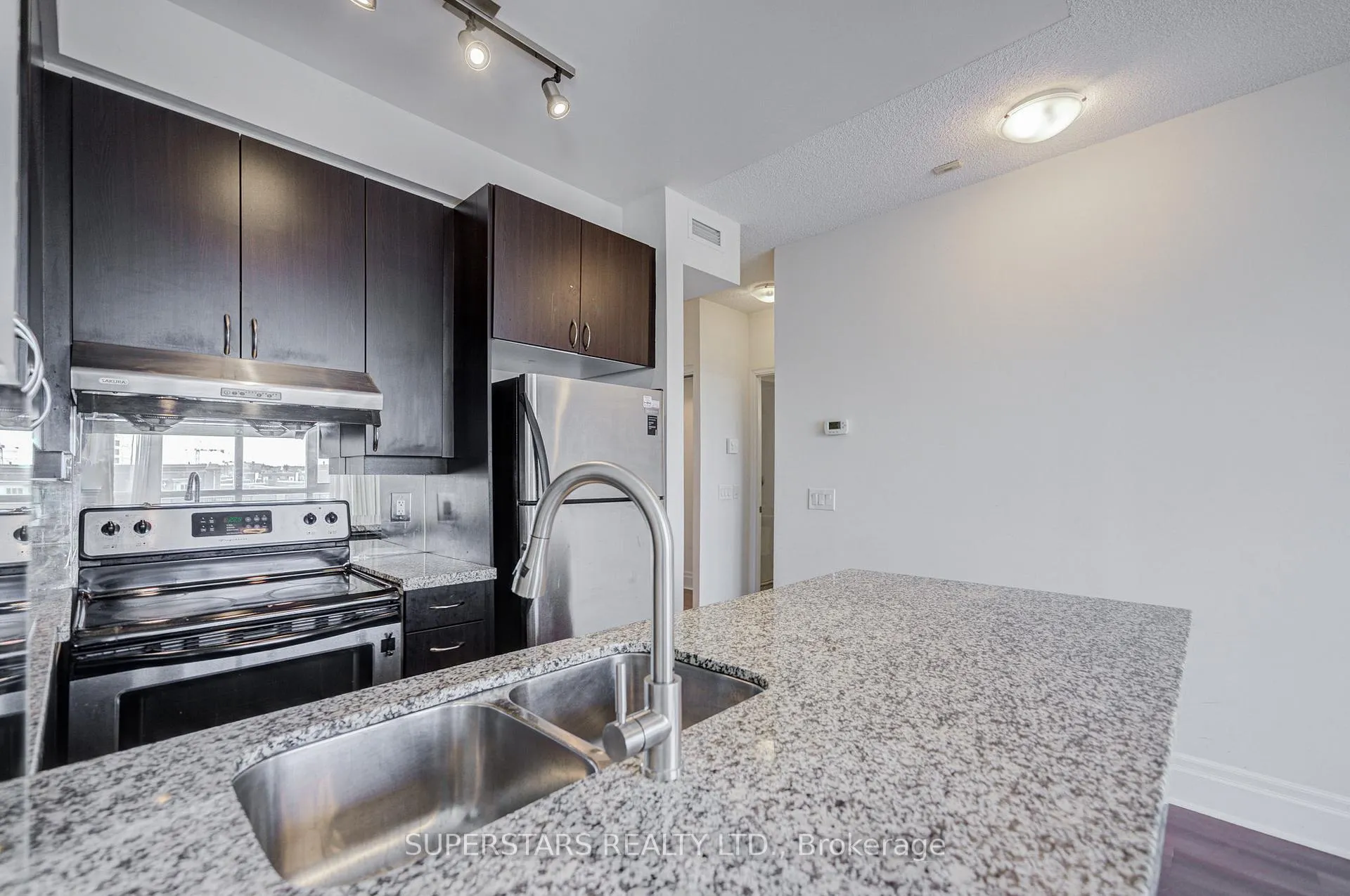 Photo 9 of Unit 502C, 39 Upper Duke Crescent, Markham, Unionville — HOMEH