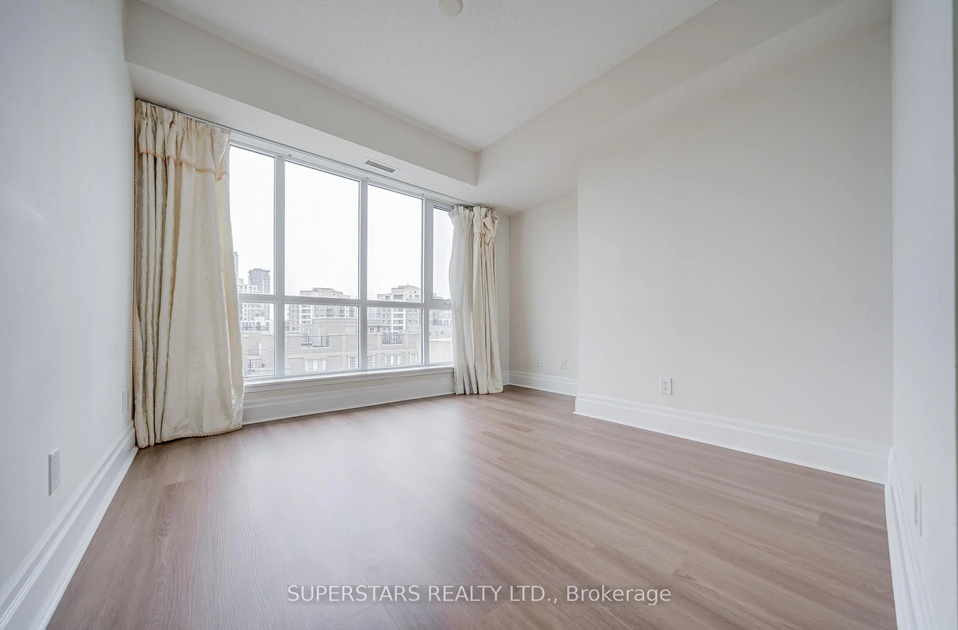 Photo 15 of Unit 502C, 39 Upper Duke Crescent, Markham, Unionville — HOMEH