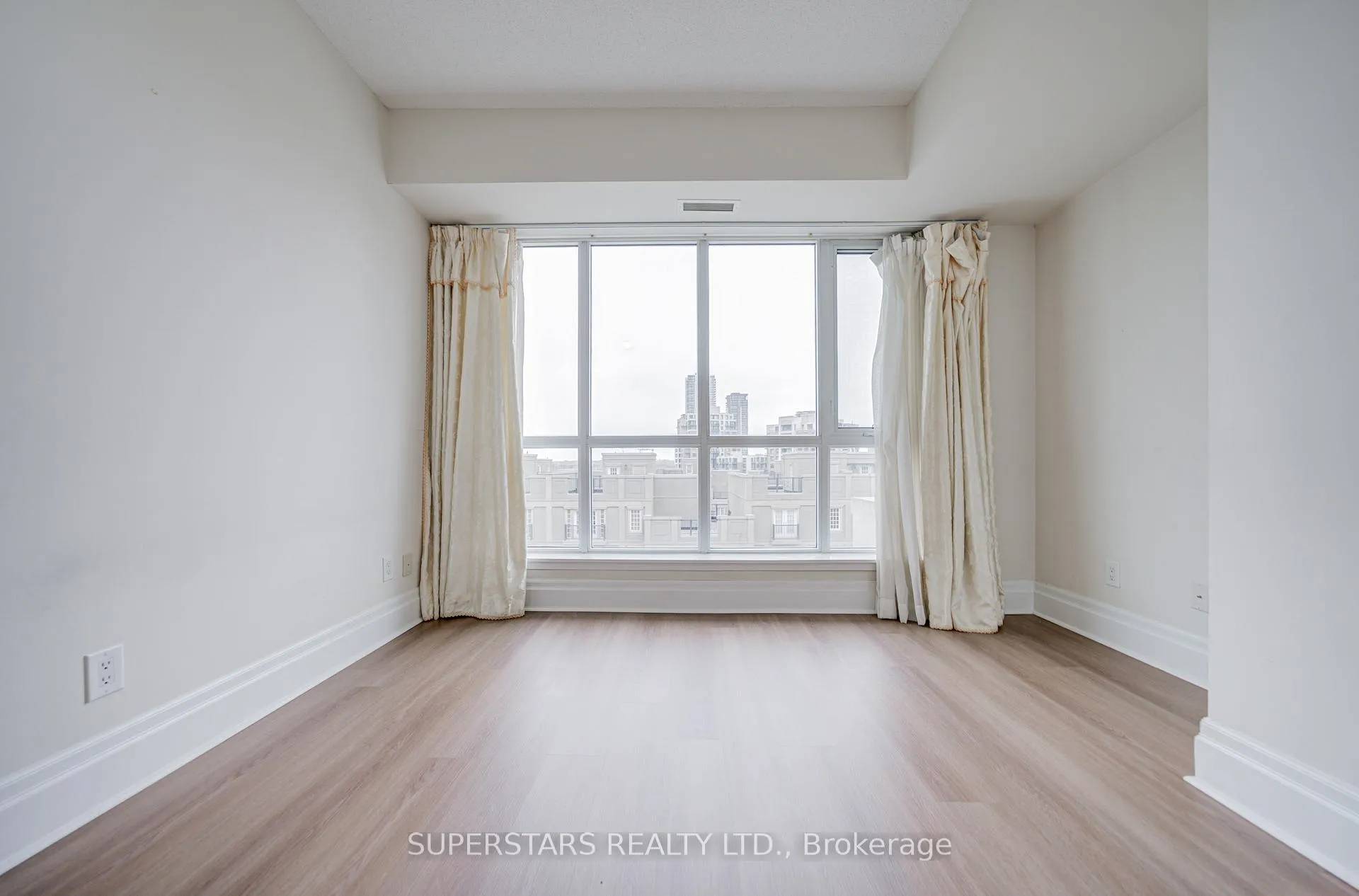 Photo 16 of Unit 502C, 39 Upper Duke Crescent, Markham, Unionville — HOMEH