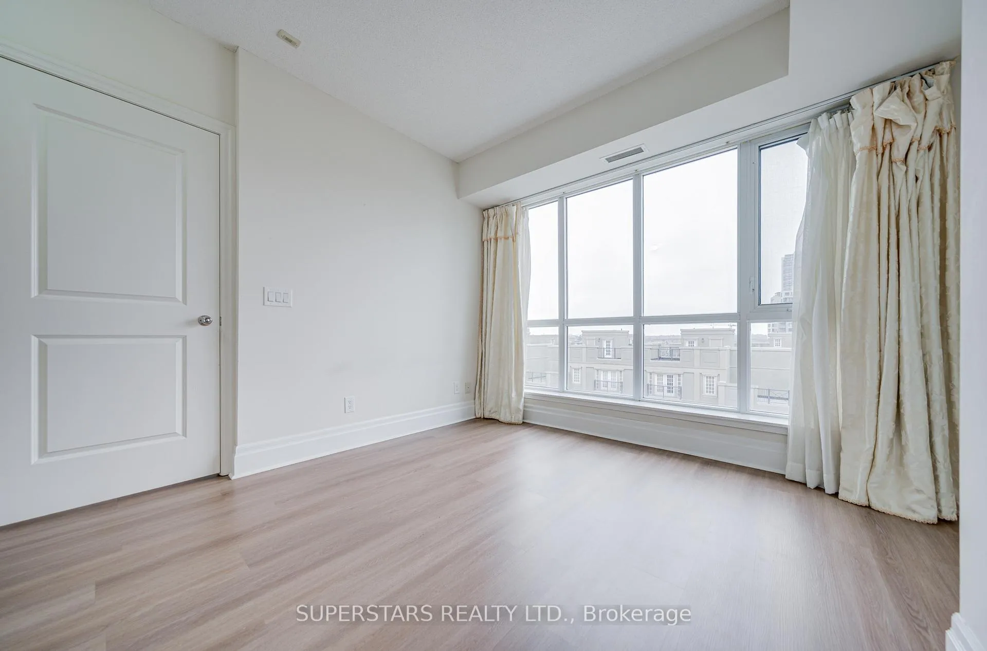 Photo 17 of Unit 502C, 39 Upper Duke Crescent, Markham, Unionville — HOMEH