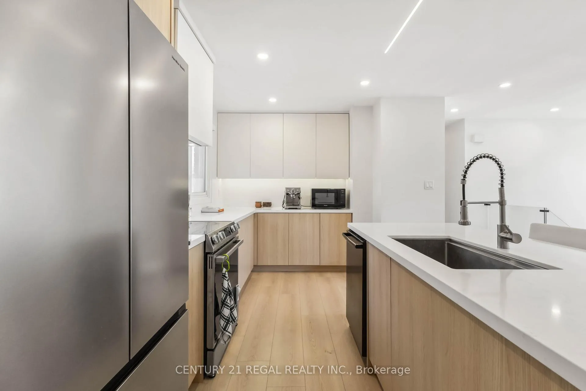 Photo 10 of 26 Sir Bedevere Place, Markham, Markham Village — HOMEH