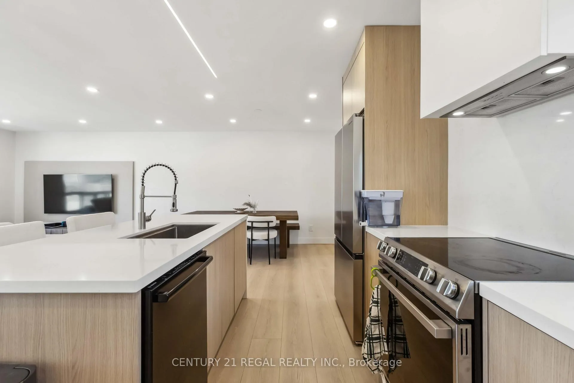 Photo 13 of 26 Sir Bedevere Place, Markham, Markham Village — HOMEH